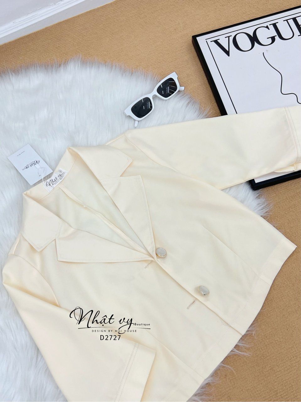 Áo khoác ngắn cổ vest tay lửng cài nút - D2727