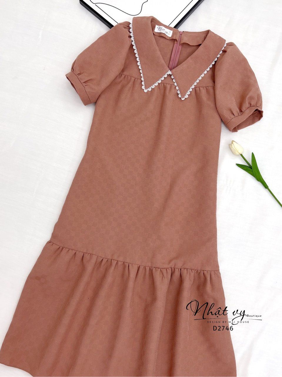 Đầm suông cổ bèo viền ren đuôi cá - D2746