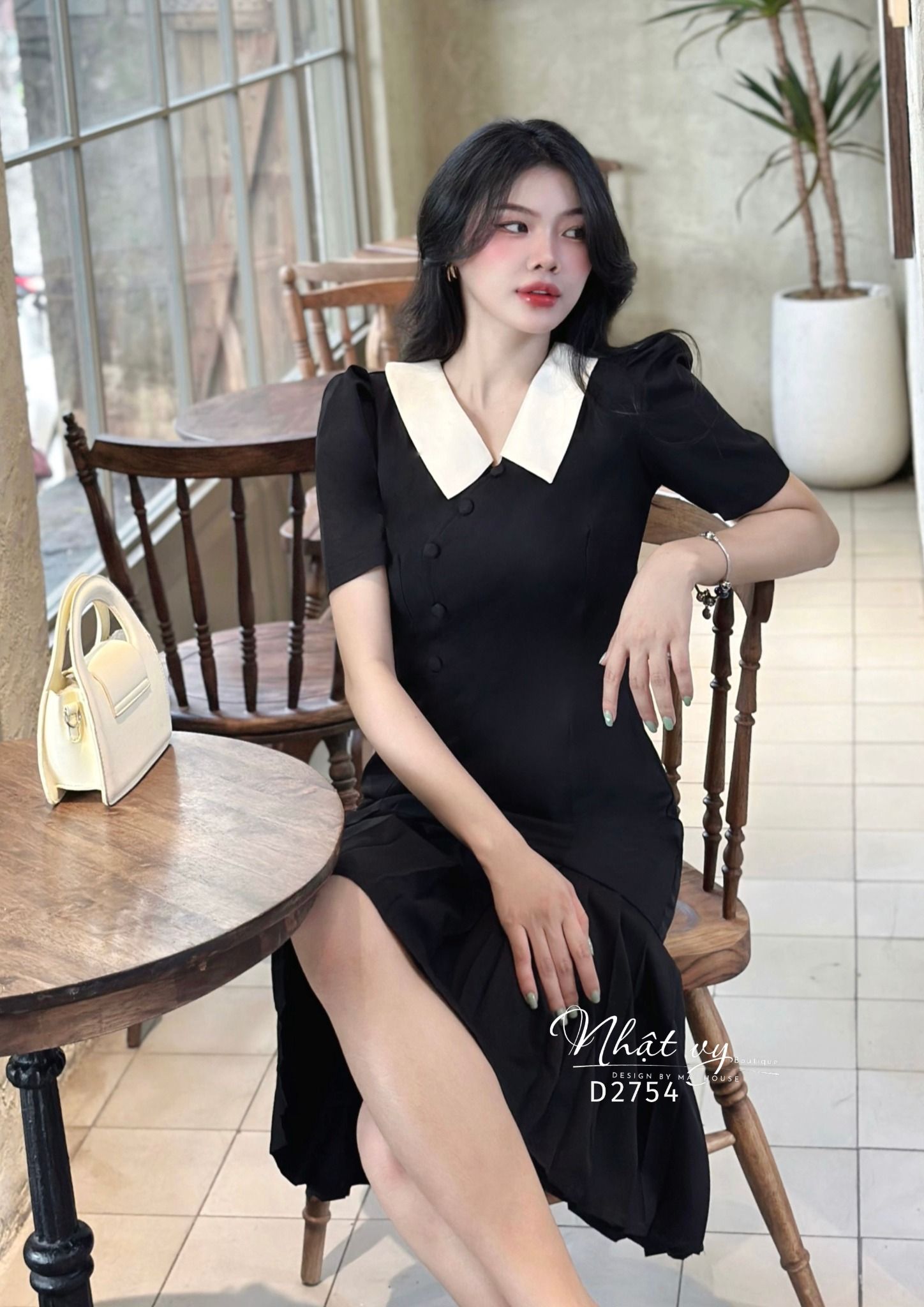 Đầm xốp dáng ôm cổ V đính cúc giả - D2754