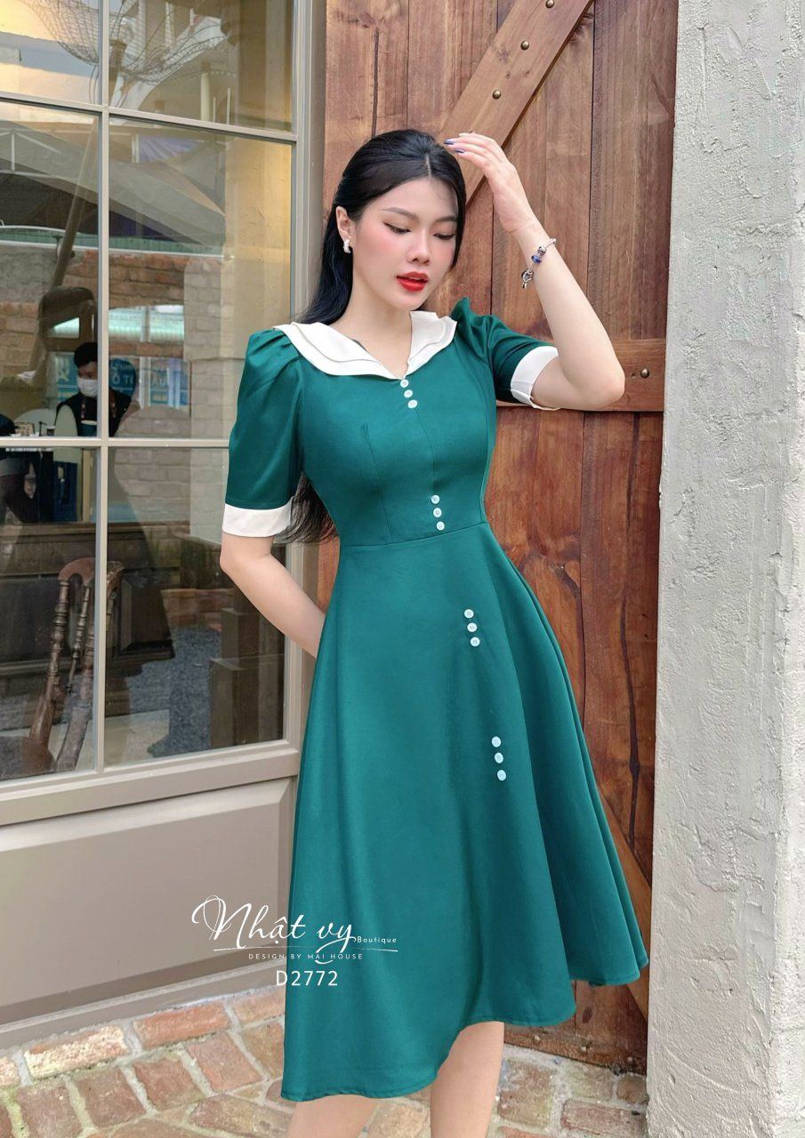 Đầm dáng xoè cổ V phối bèo trắng đính cúc giả - D2772
