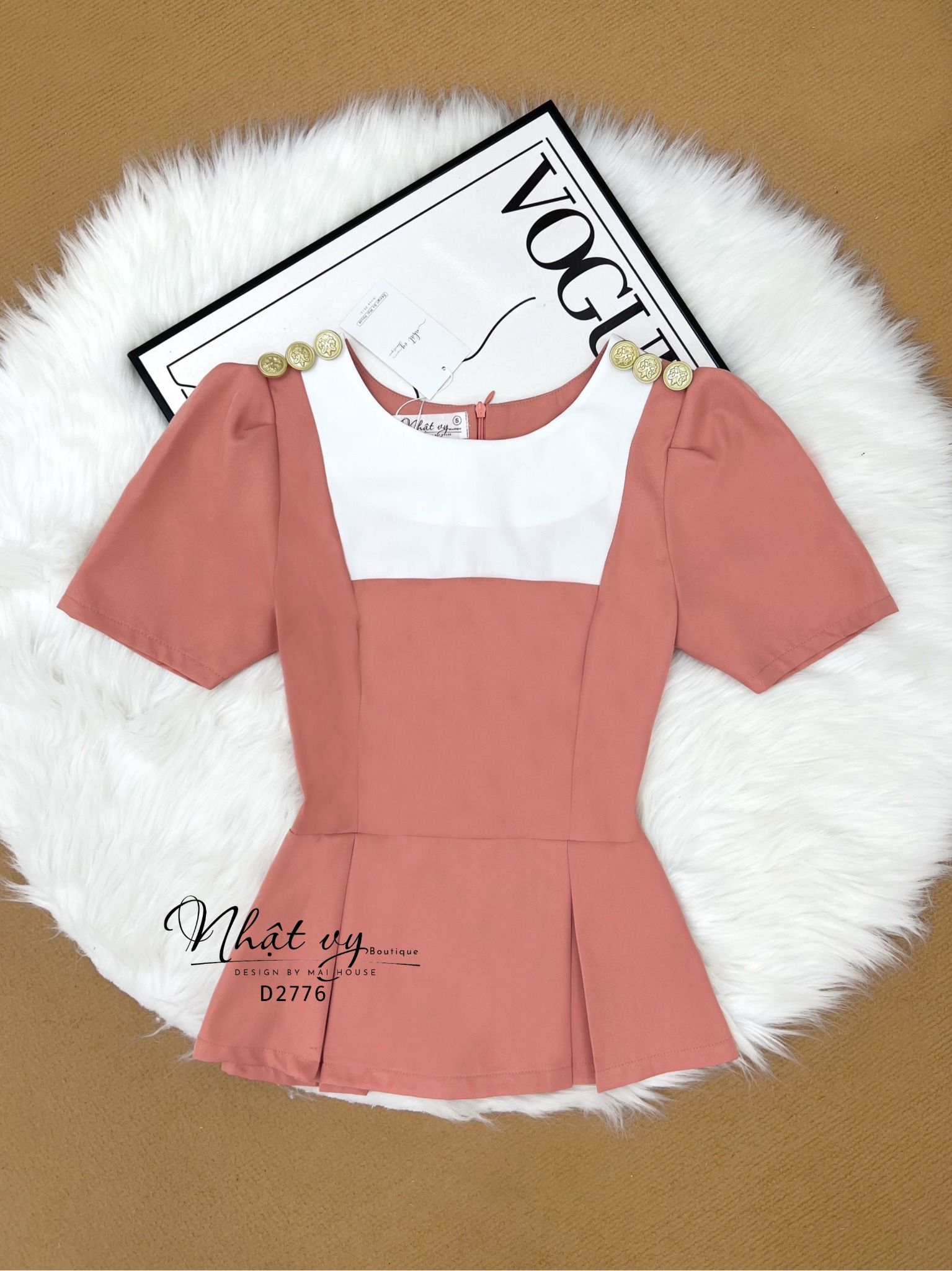  Áo peplum cổ tròn đính cúc cách điệu - D2776 