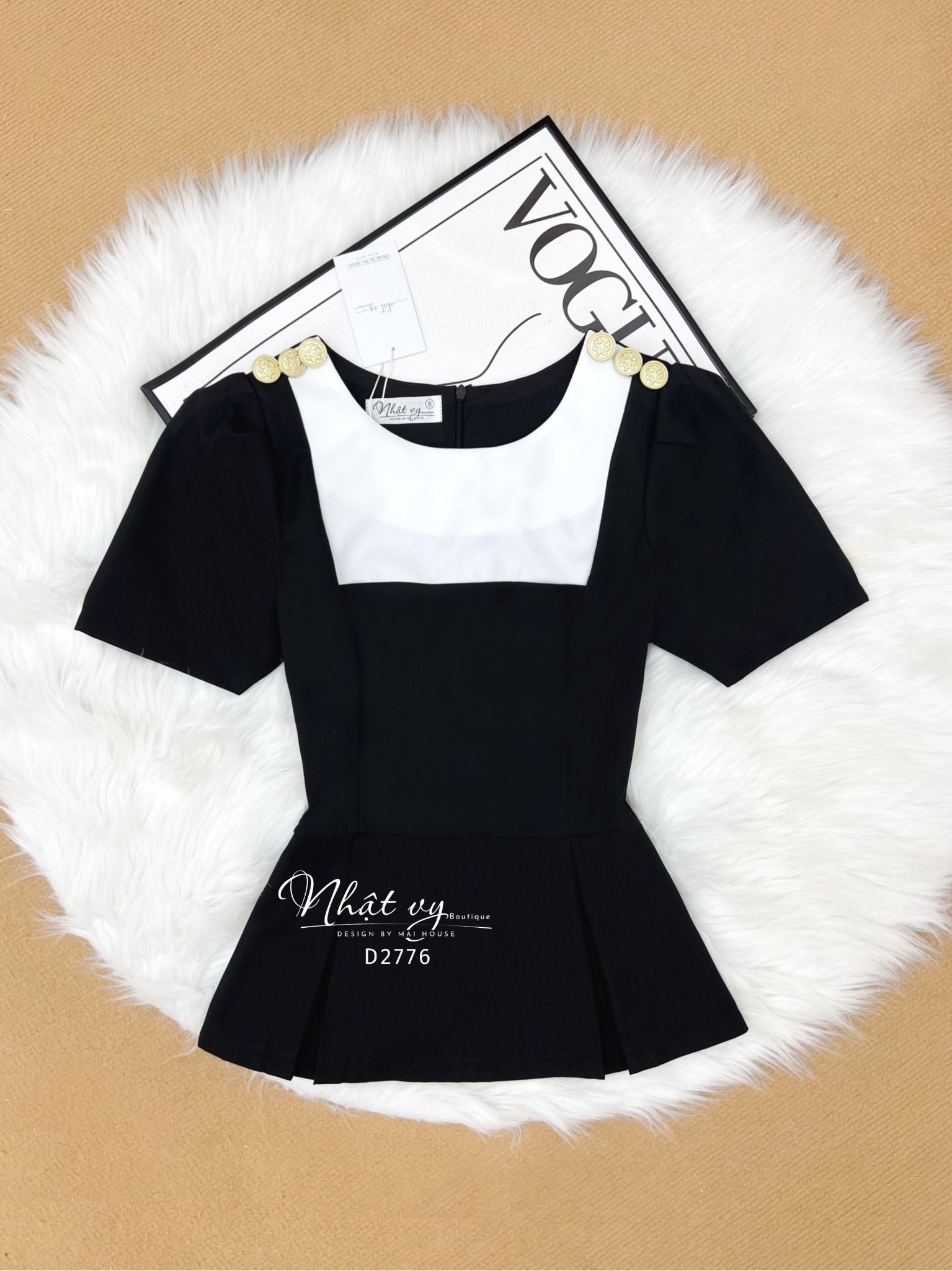 Áo peplum cổ tròn đính cúc cách điệu - D2776