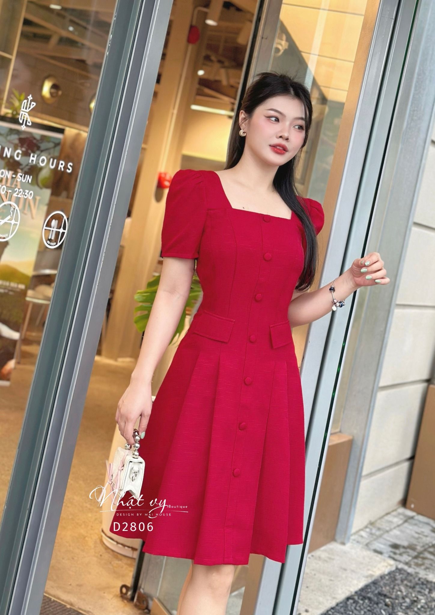 Đầm cổ vuông tay phồng đính cúc bọc - D2806
