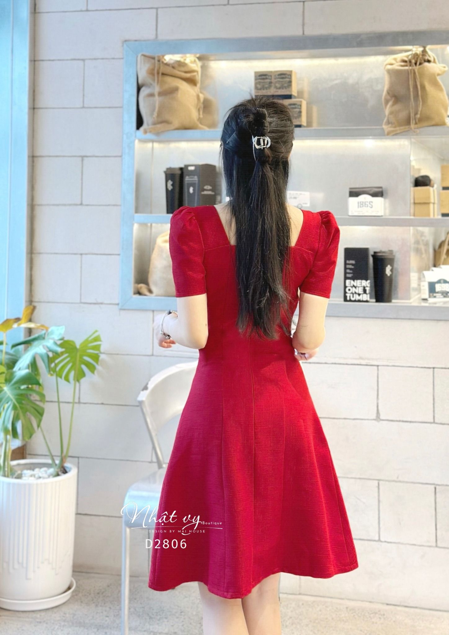 Đầm cổ vuông tay phồng đính cúc bọc - D2806