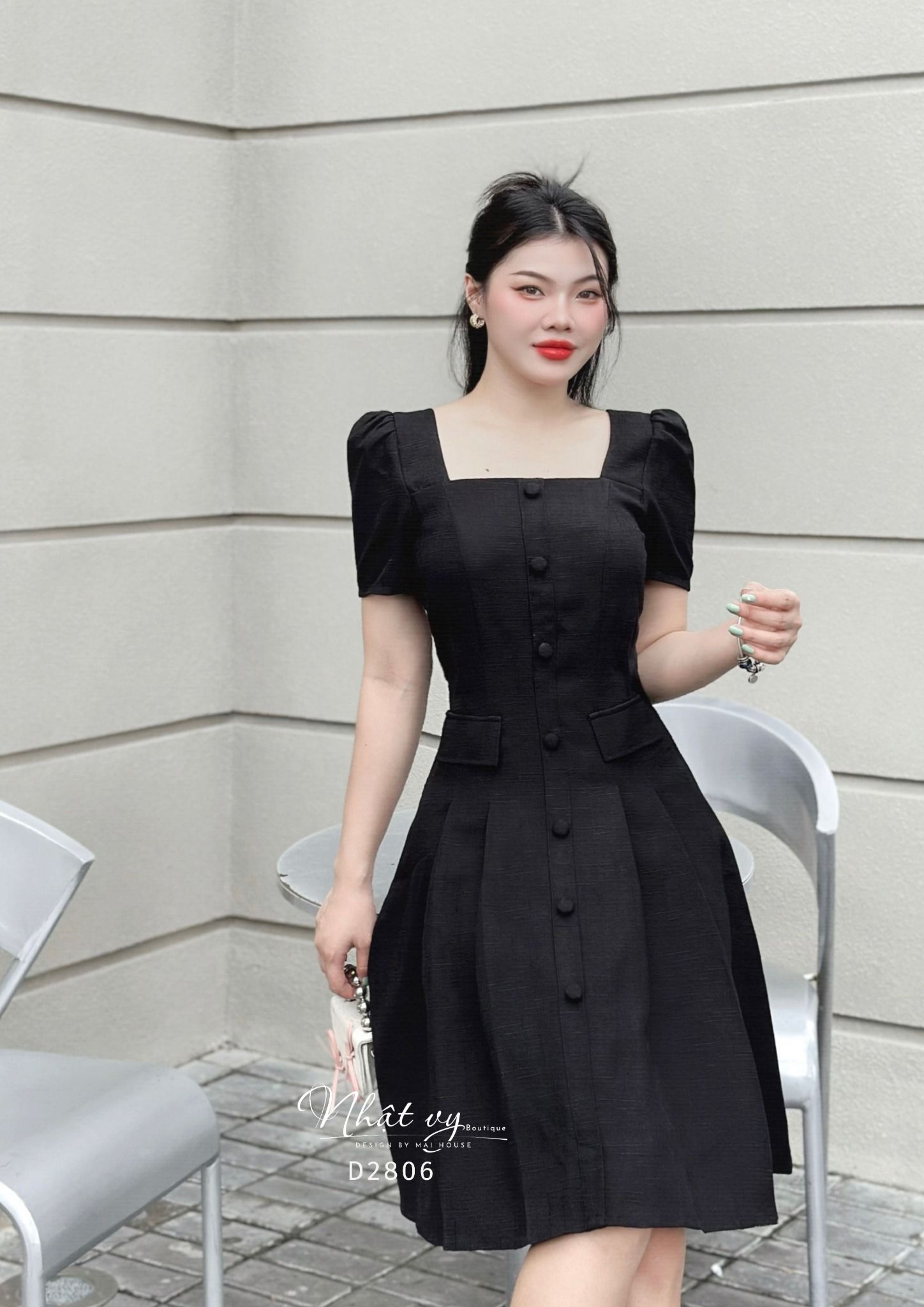 Đầm cổ vuông tay phồng đính cúc bọc - D2806