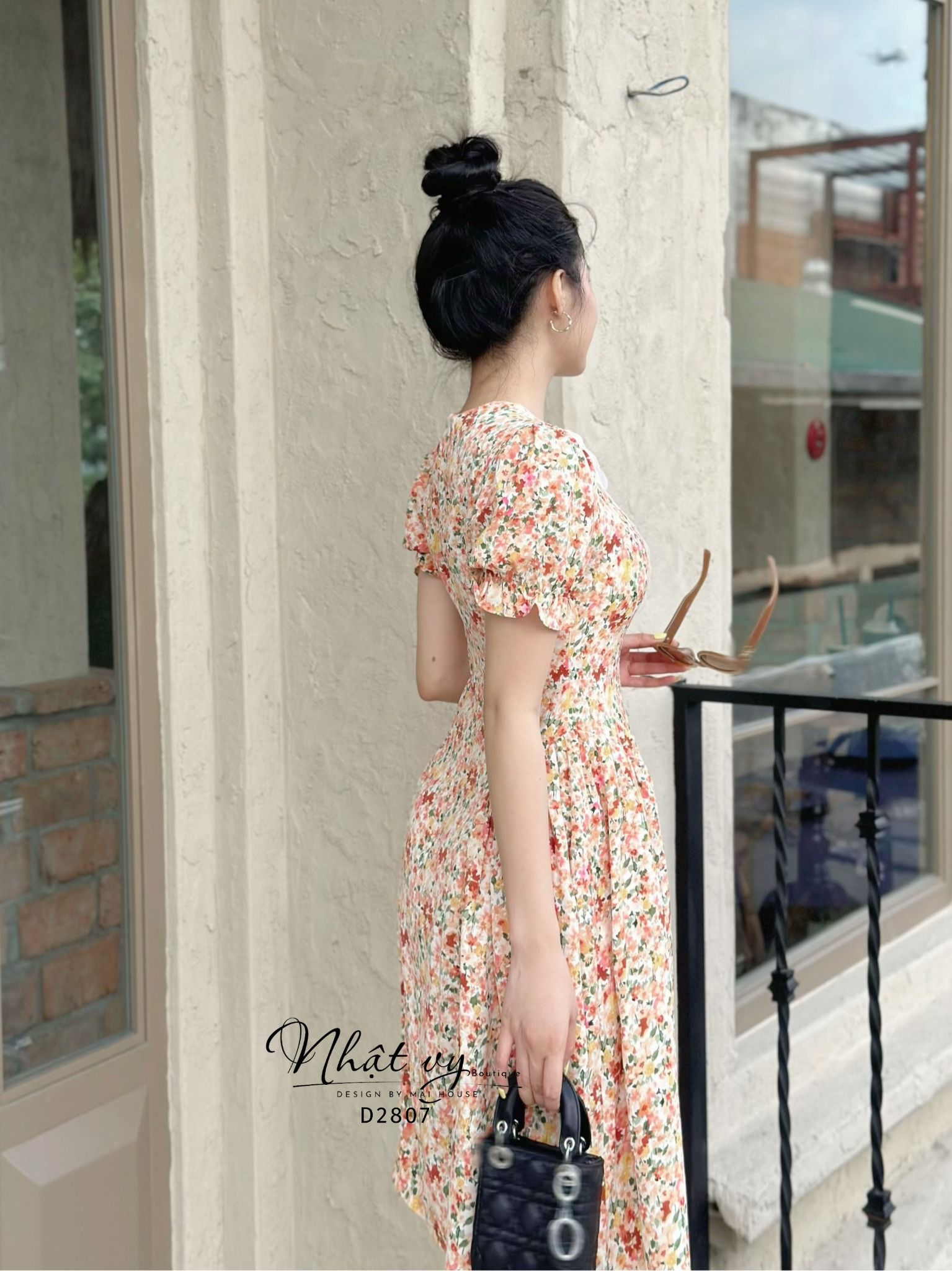 Đầm hoa cổ tròn phối ren trắng nhún bên eo - D2807