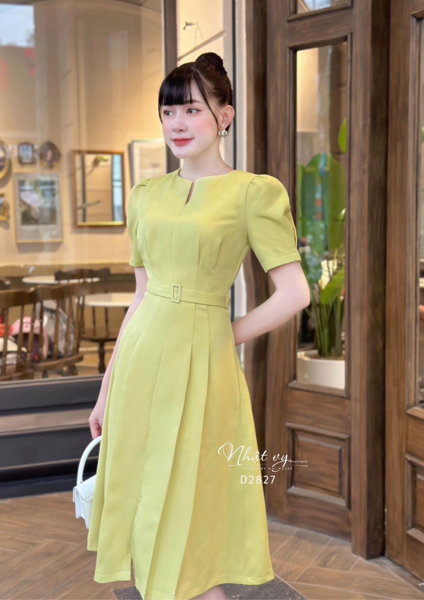 Đầm dáng ôm tay nhún cổ cách điệu kèm dây belt - D2827