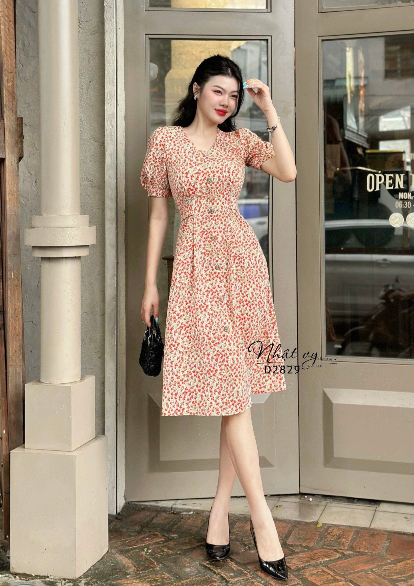 Đầm hoa nhí cổ tim đính cúc gỗ thắt dây eo - D2829