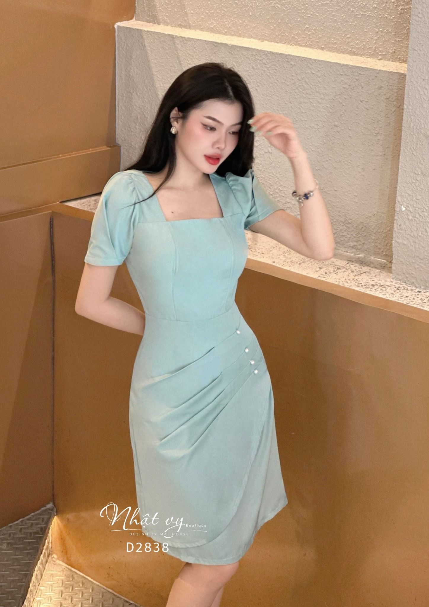 Đầm cổ vuông nhún bên cách điệu đính viền ngọc - D2838