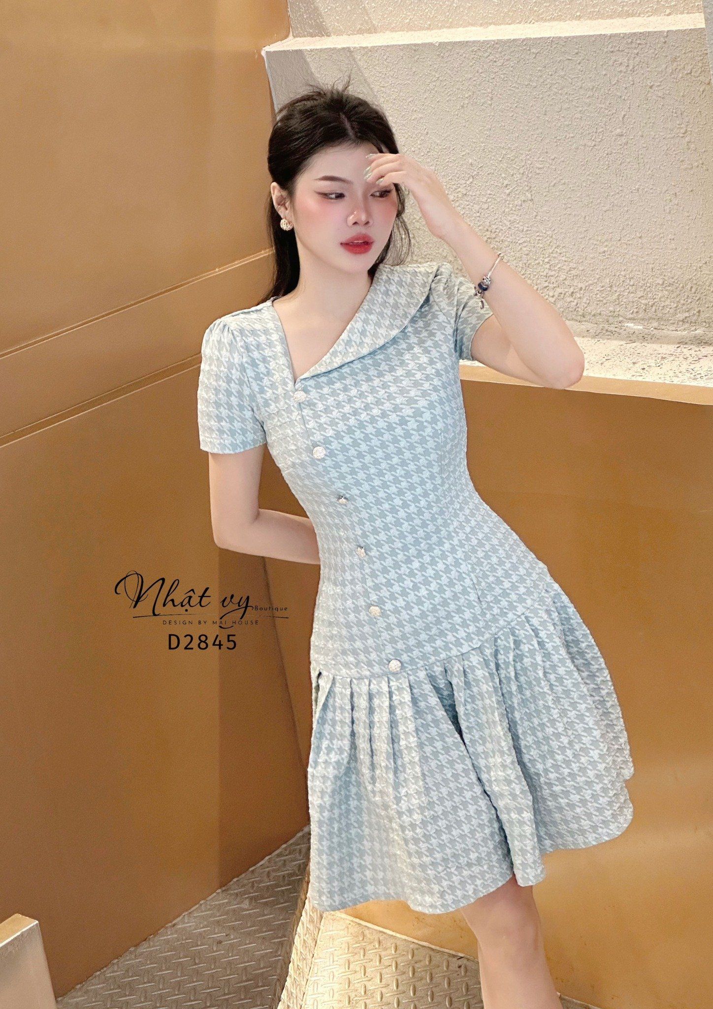 Đầm dáng ôm cổ chéo cách điệu đính cúc giả - D2845