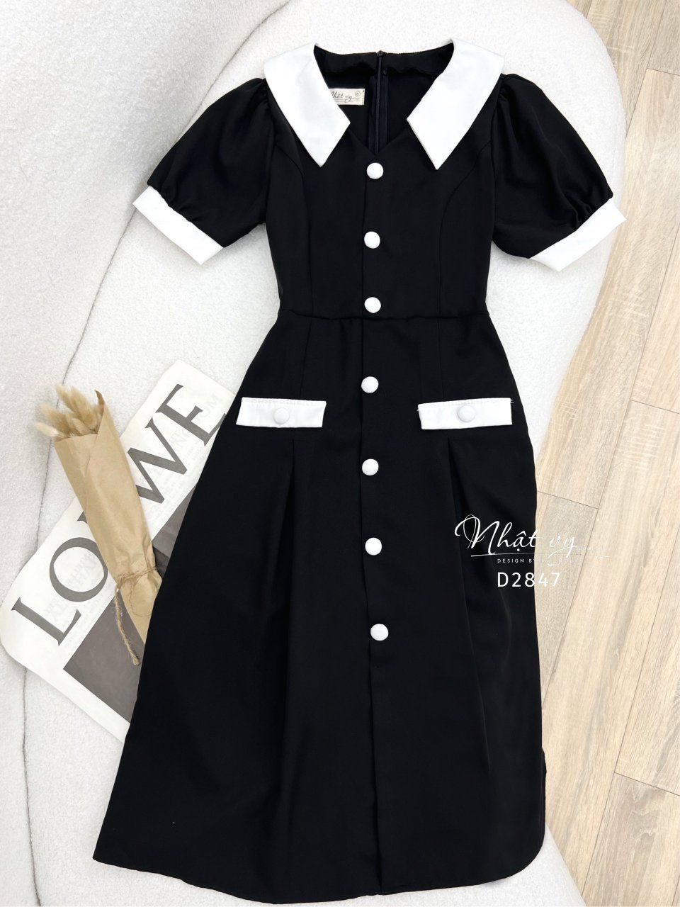 Đầm dáng xoè cổ V phối bèo cổ đính nút kiểu - D2847