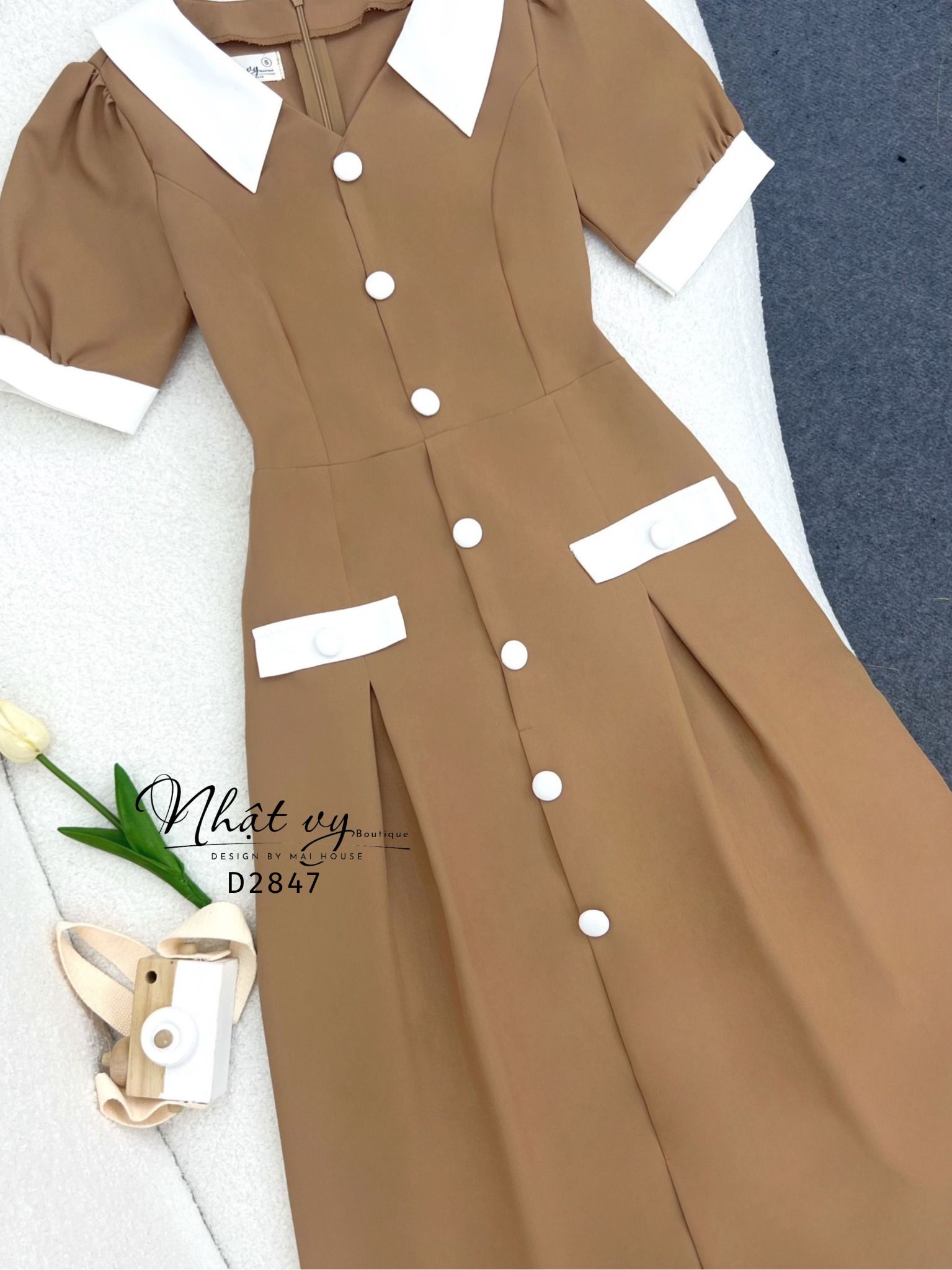 Đầm dáng xoè cổ V phối bèo cổ đính nút kiểu - D2847