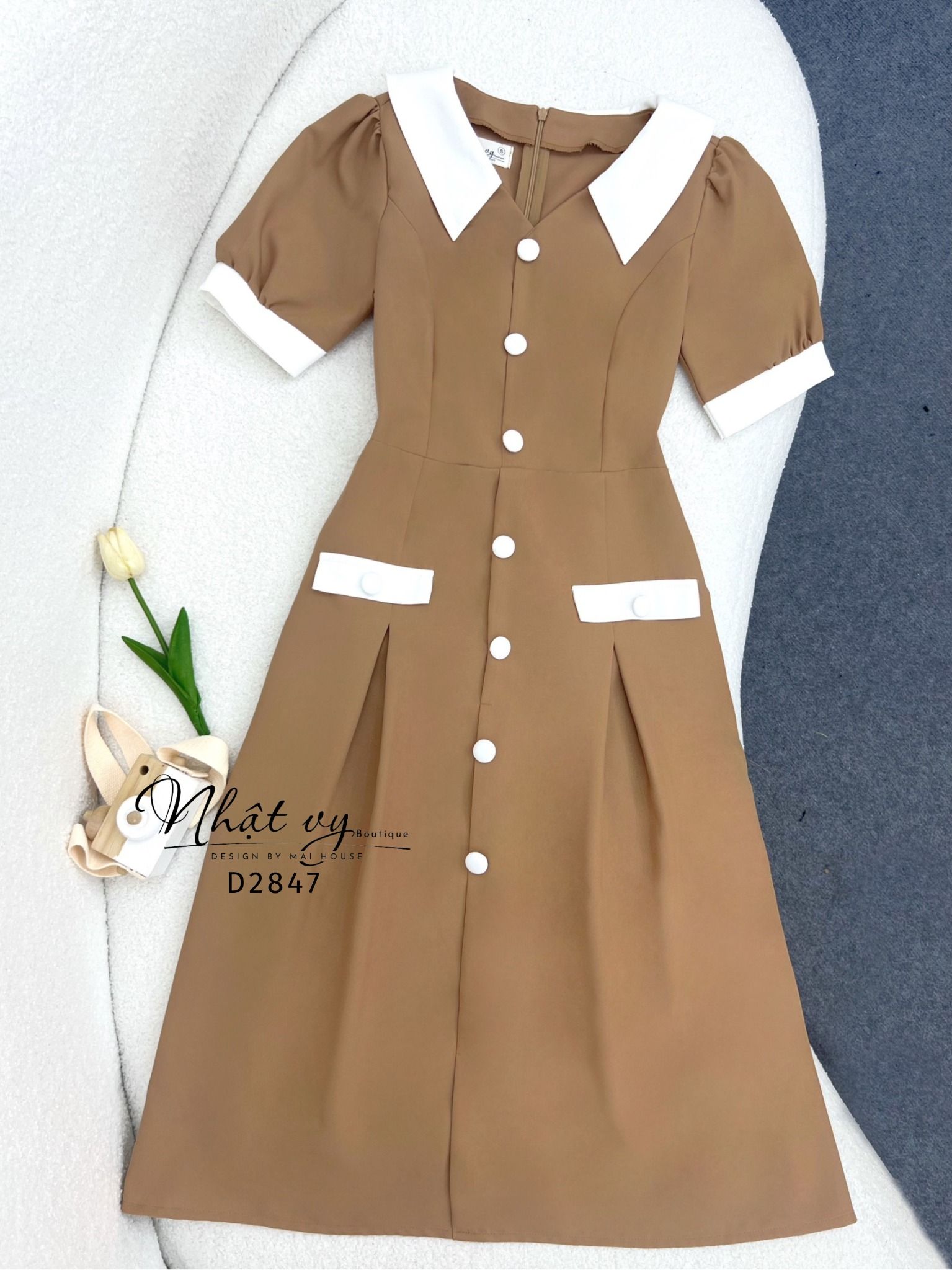 Đầm dáng xoè cổ V phối bèo cổ đính nút kiểu - D2847