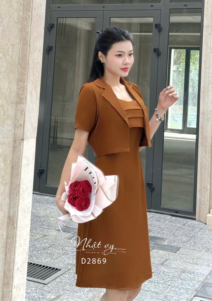 Set đầm 2 dây xếp ngực kèm áo khoác form ngắn - D2869
