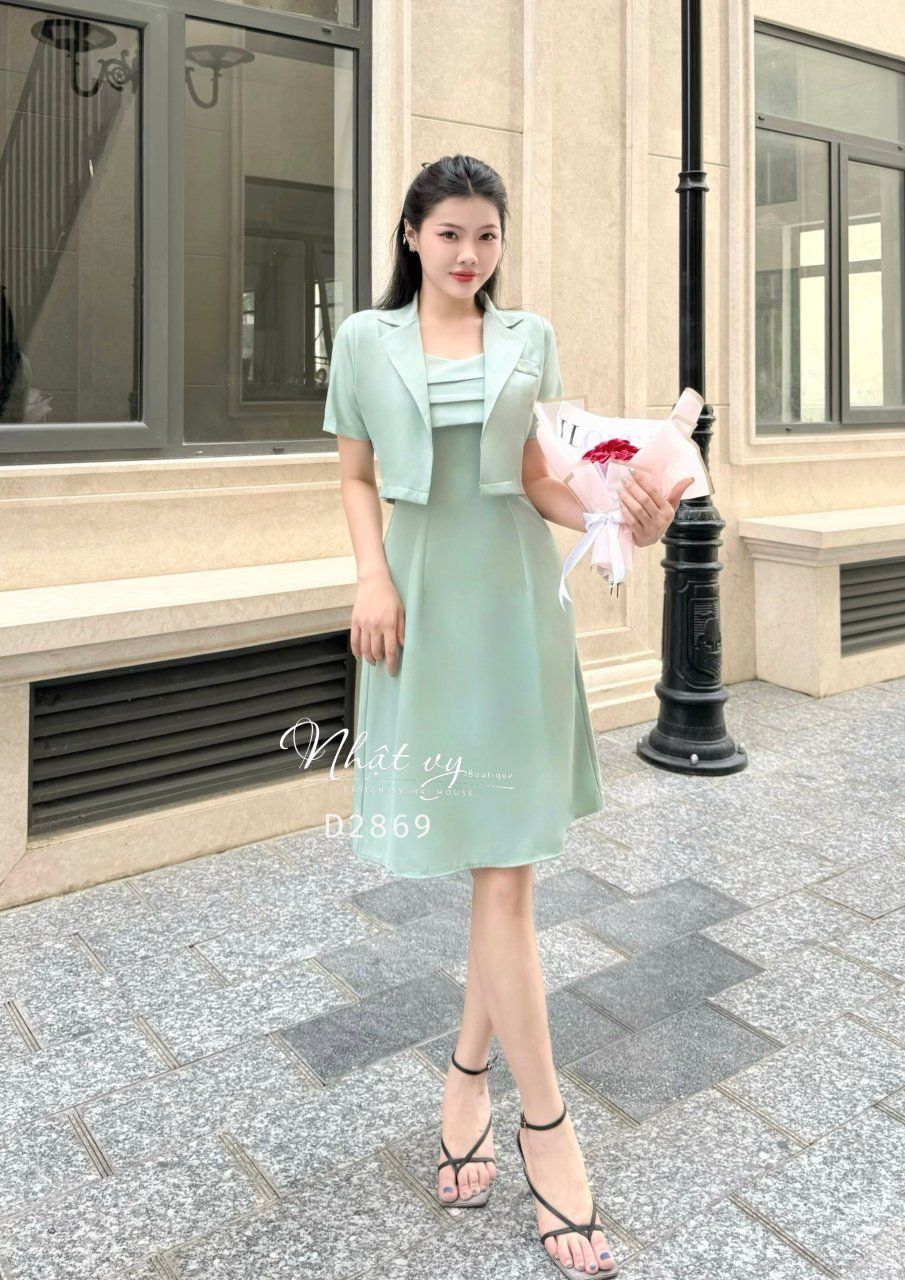 Set đầm 2 dây xếp ngực kèm áo khoác form ngắn - D2869