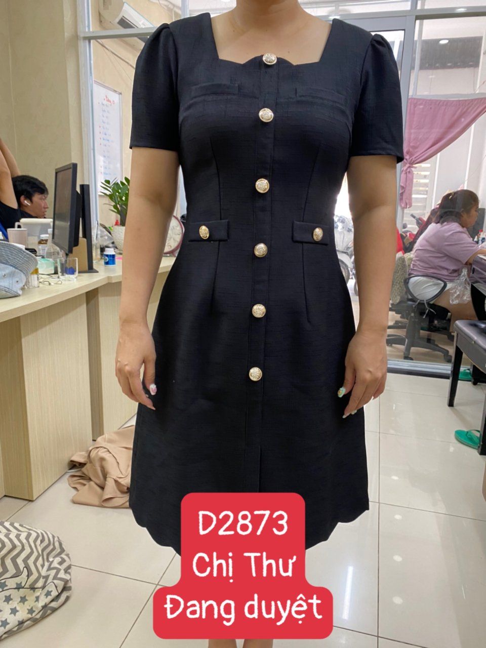 Đầm cổ vuông cách điệu form dáng ôm đính cúc giả - D2873