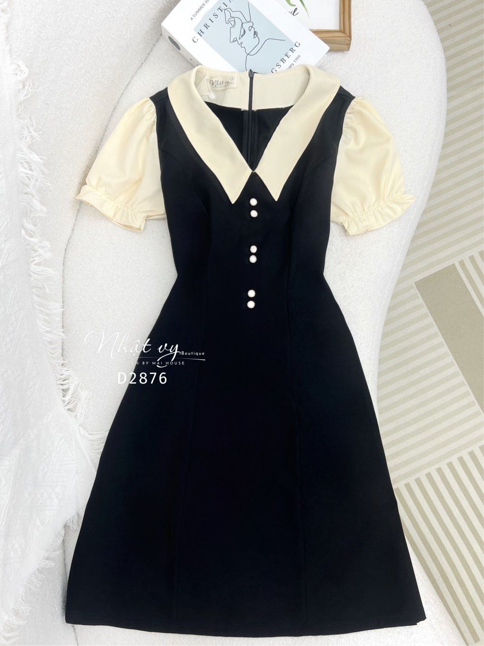 Đầm cổ V tay nhún bèo đính cúc giả - D2876