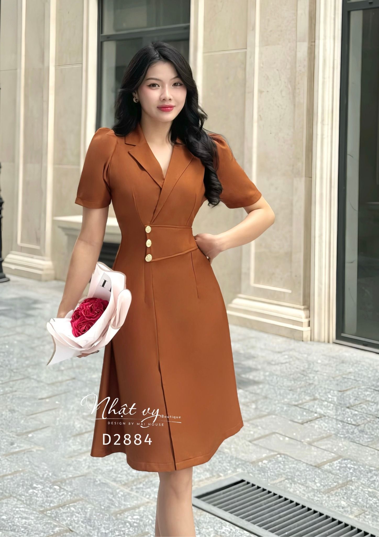  Đầm cổ vest dáng xoè đính nút giả - D2884 