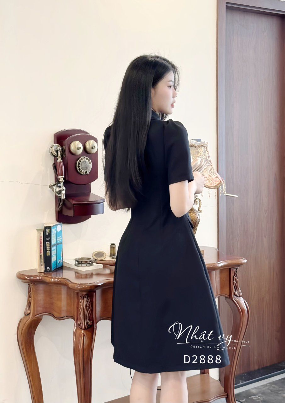 Đầm cổ vest dáng xoè đính nút bọc - D2888