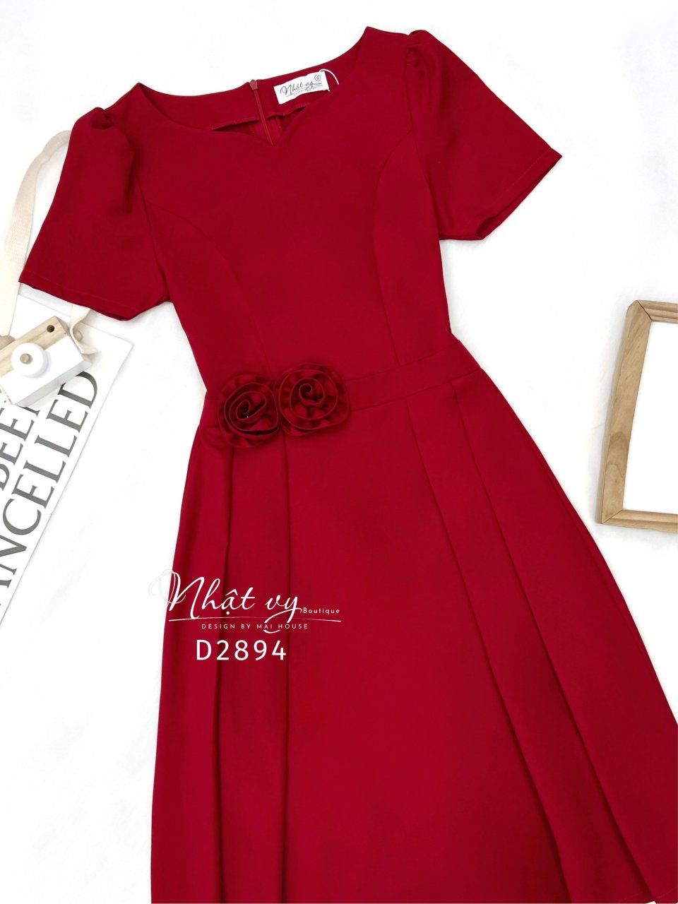 Đầm cổ cách điệu dáng xoè xếp ly đính hoa - D2894