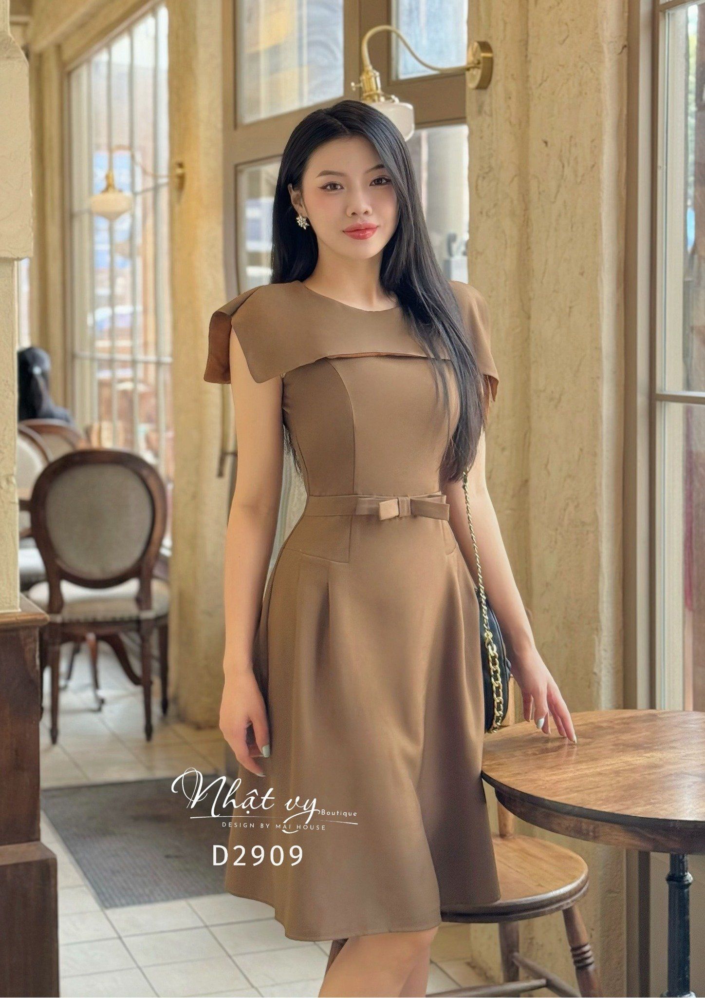 Đầm cổ thuyền dáng ôm đính nơ - D2909