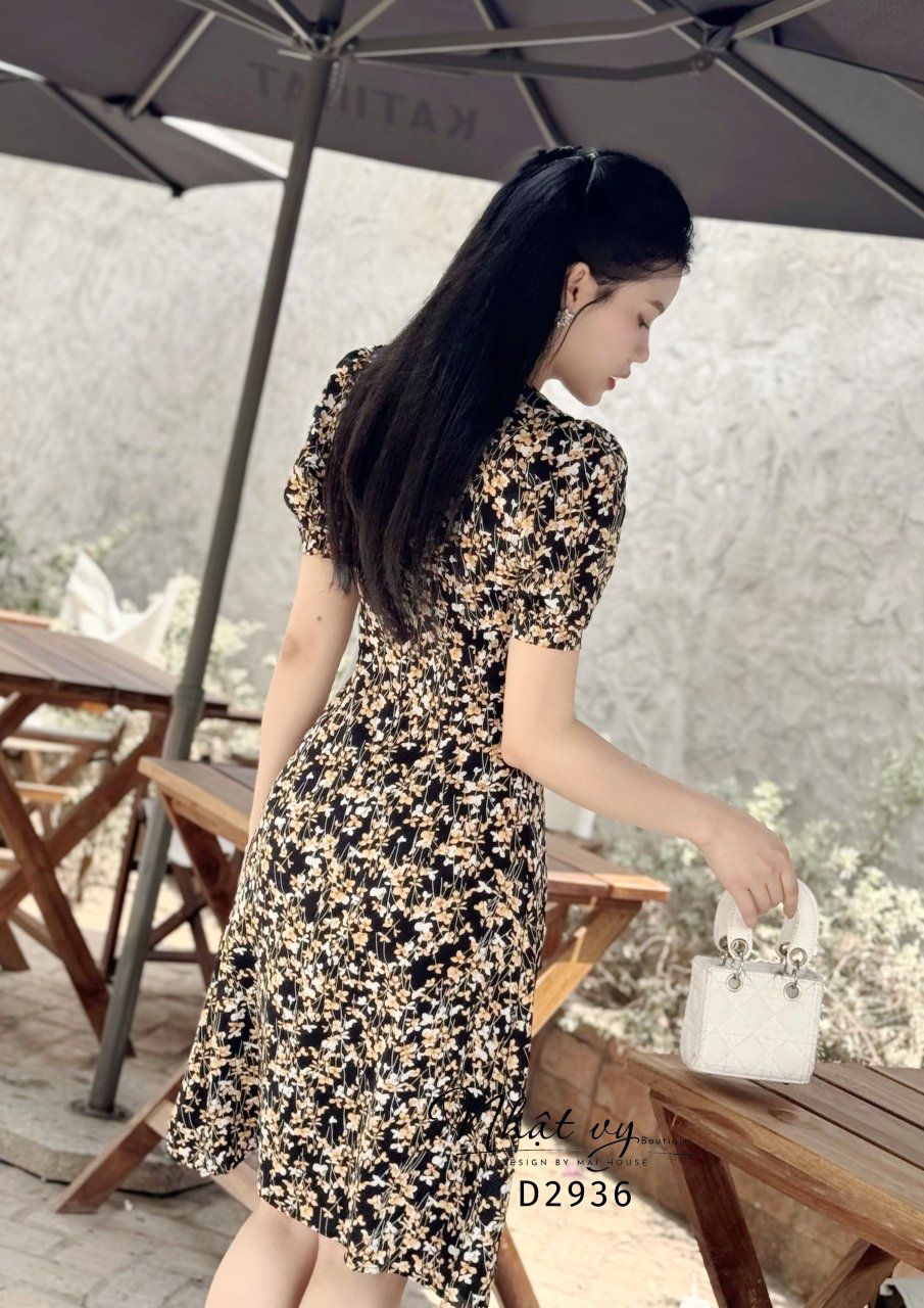 Đầm cổ tim hoa chít ben eo đính cúc gỗ - D2936