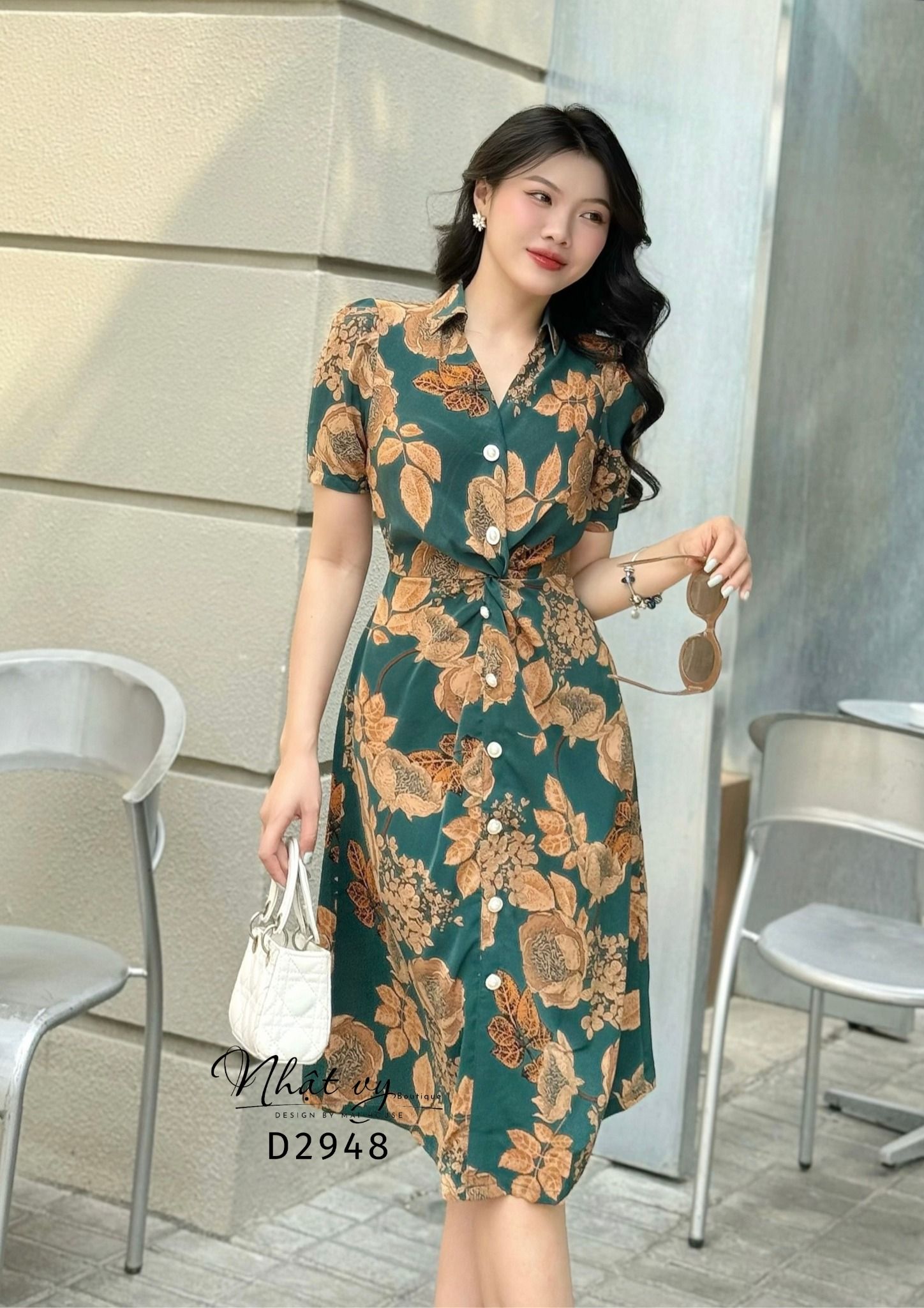 Đầm hoạ tiết xoắn eo cổ sơ mi form dáng ôm - D2948
