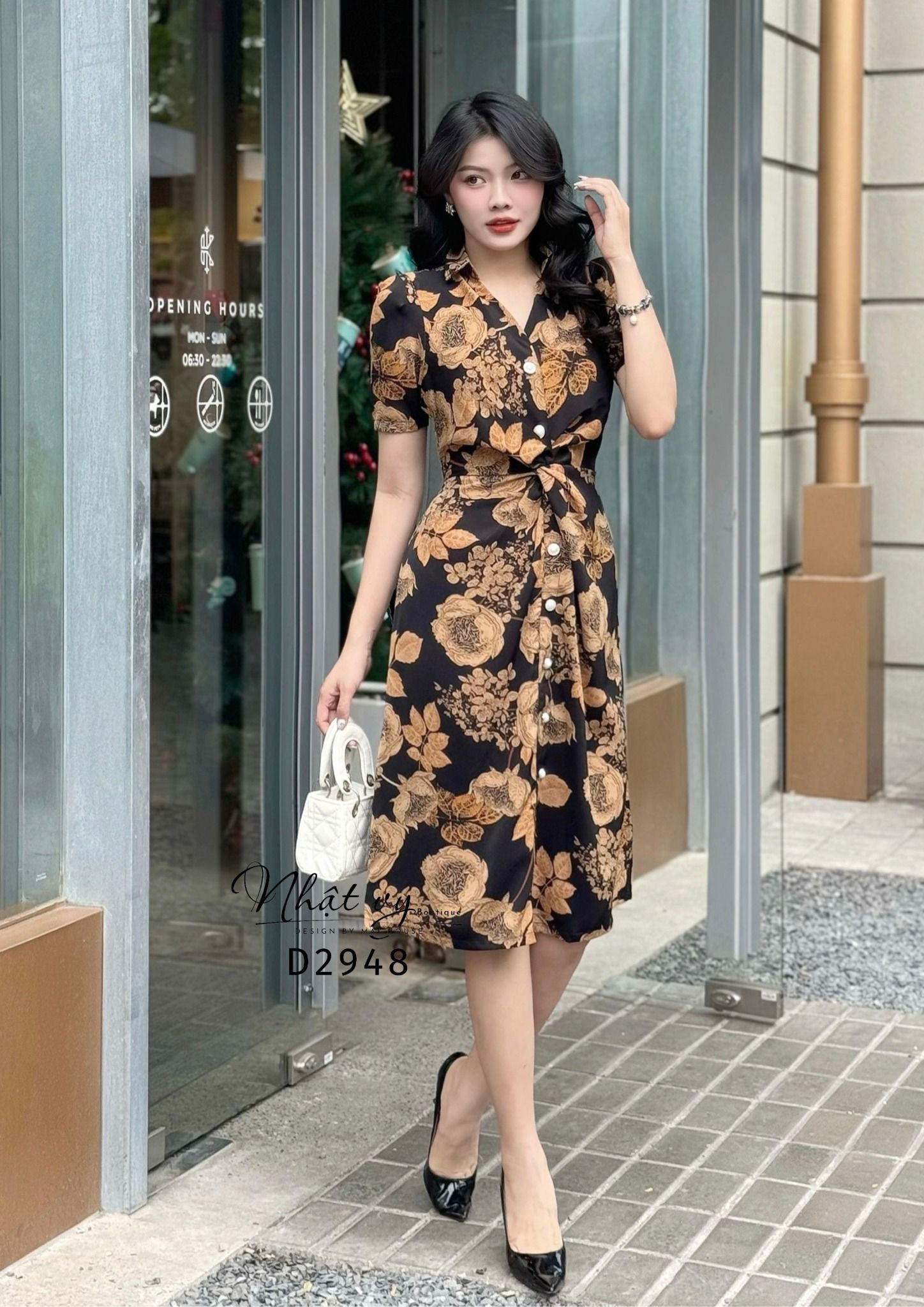 Đầm hoạ tiết xoắn eo cổ sơ mi form dáng ôm - D2948