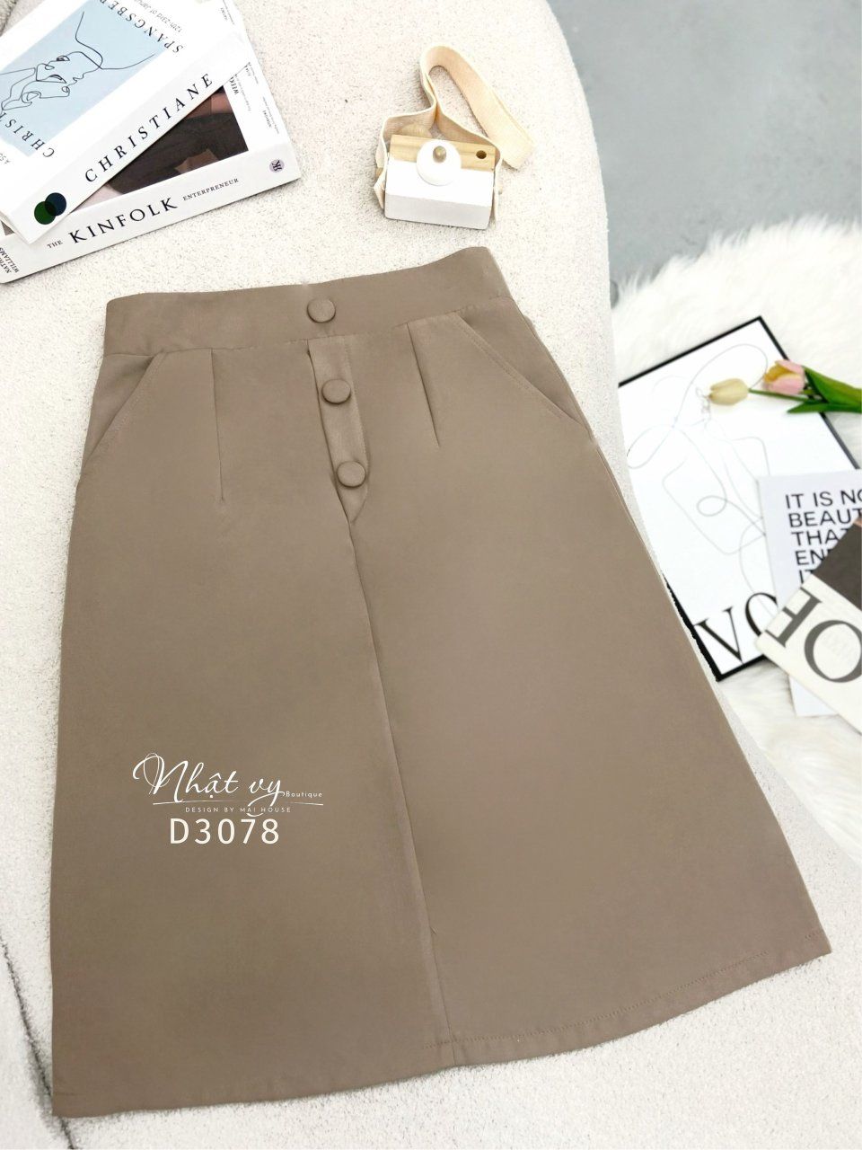 Chân váy chữ A đính nút bọc - D3078