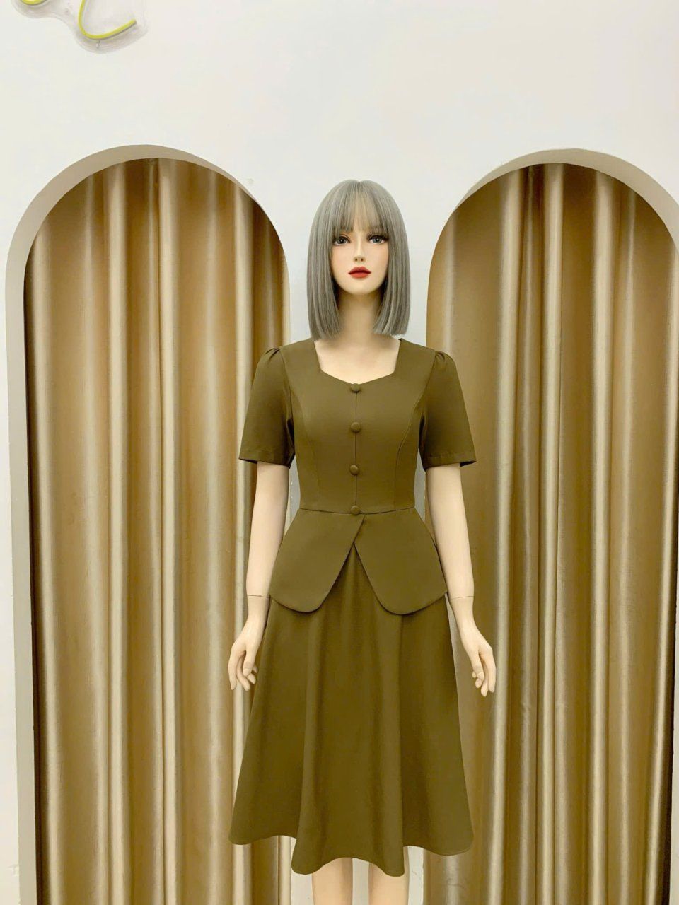 Đầm peplum cổ vuông đính nút kiểu - D3112