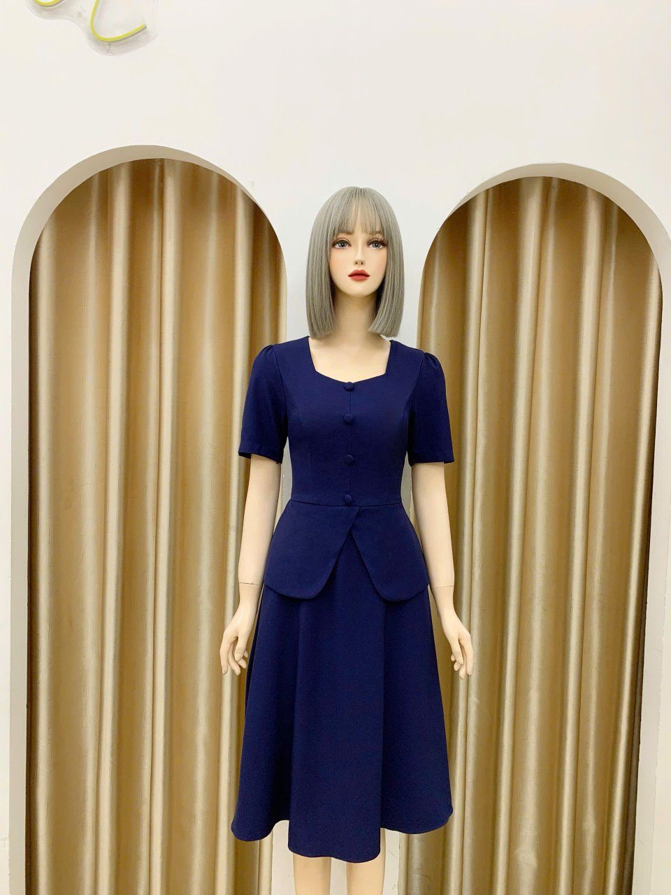 Đầm peplum cổ vuông đính nút kiểu - D3112