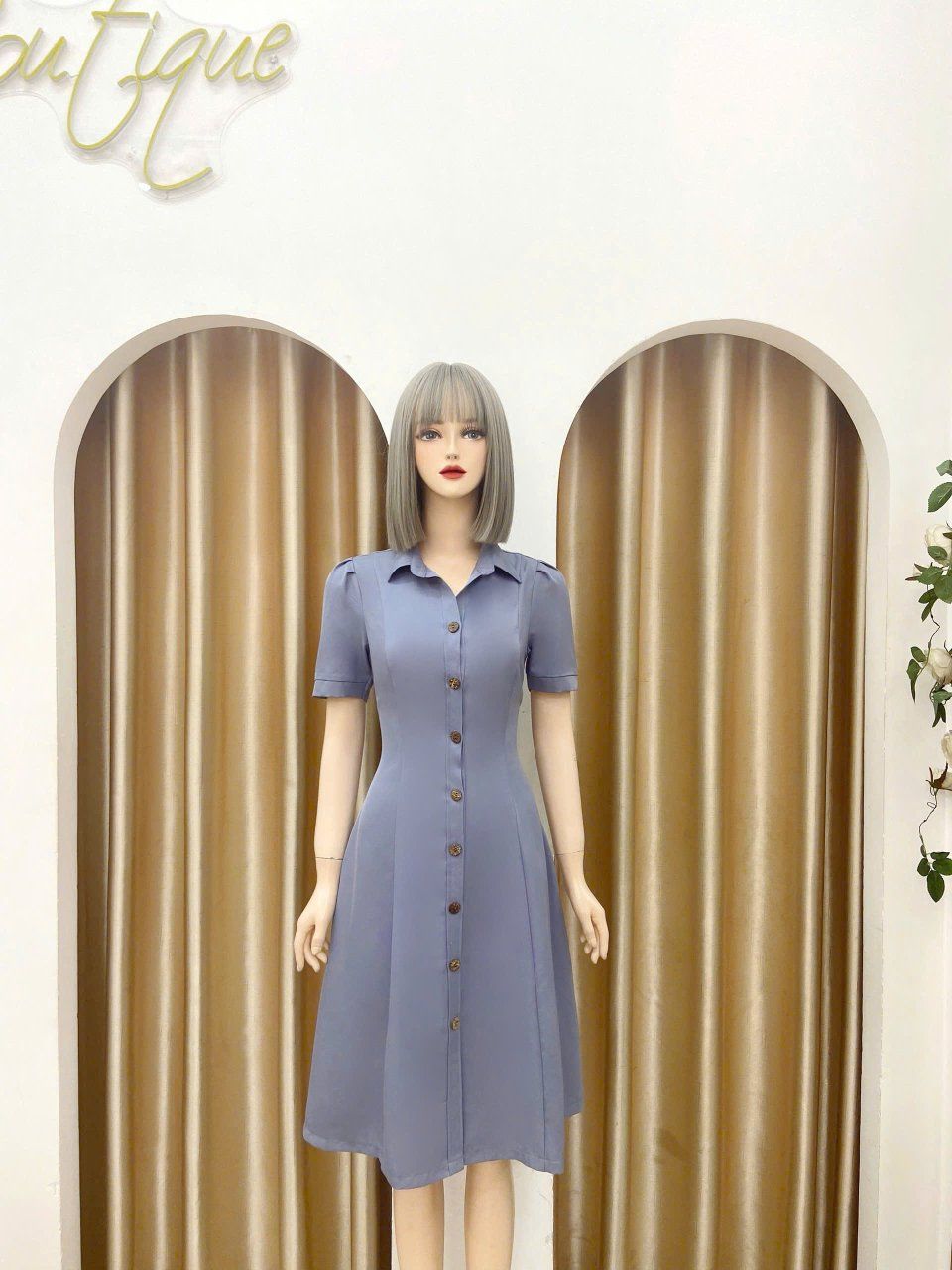 Đầm cổ sơ mi form dáng ôm cài cúc gỗ - D3131