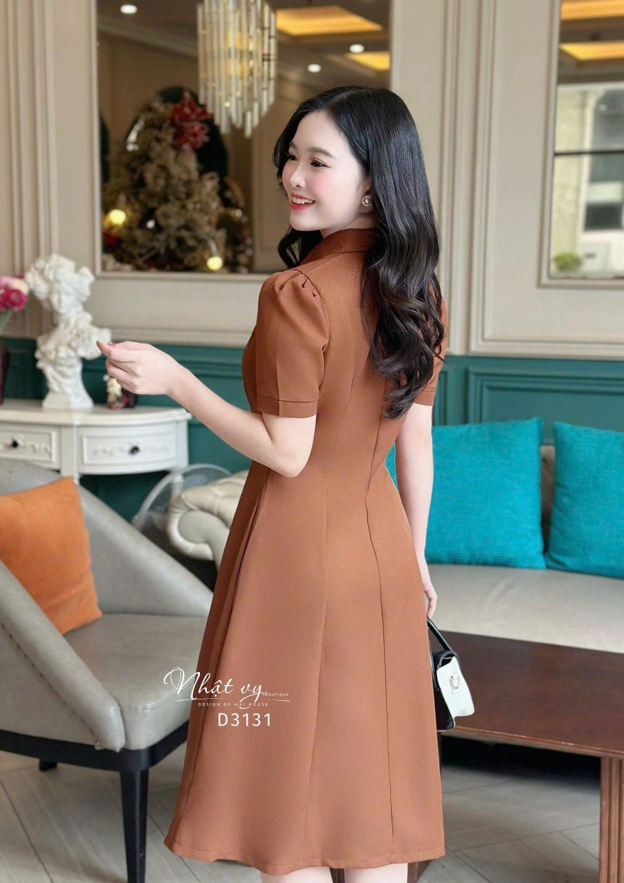 Đầm cổ sơ mi form dáng ôm cài cúc gỗ - D3131