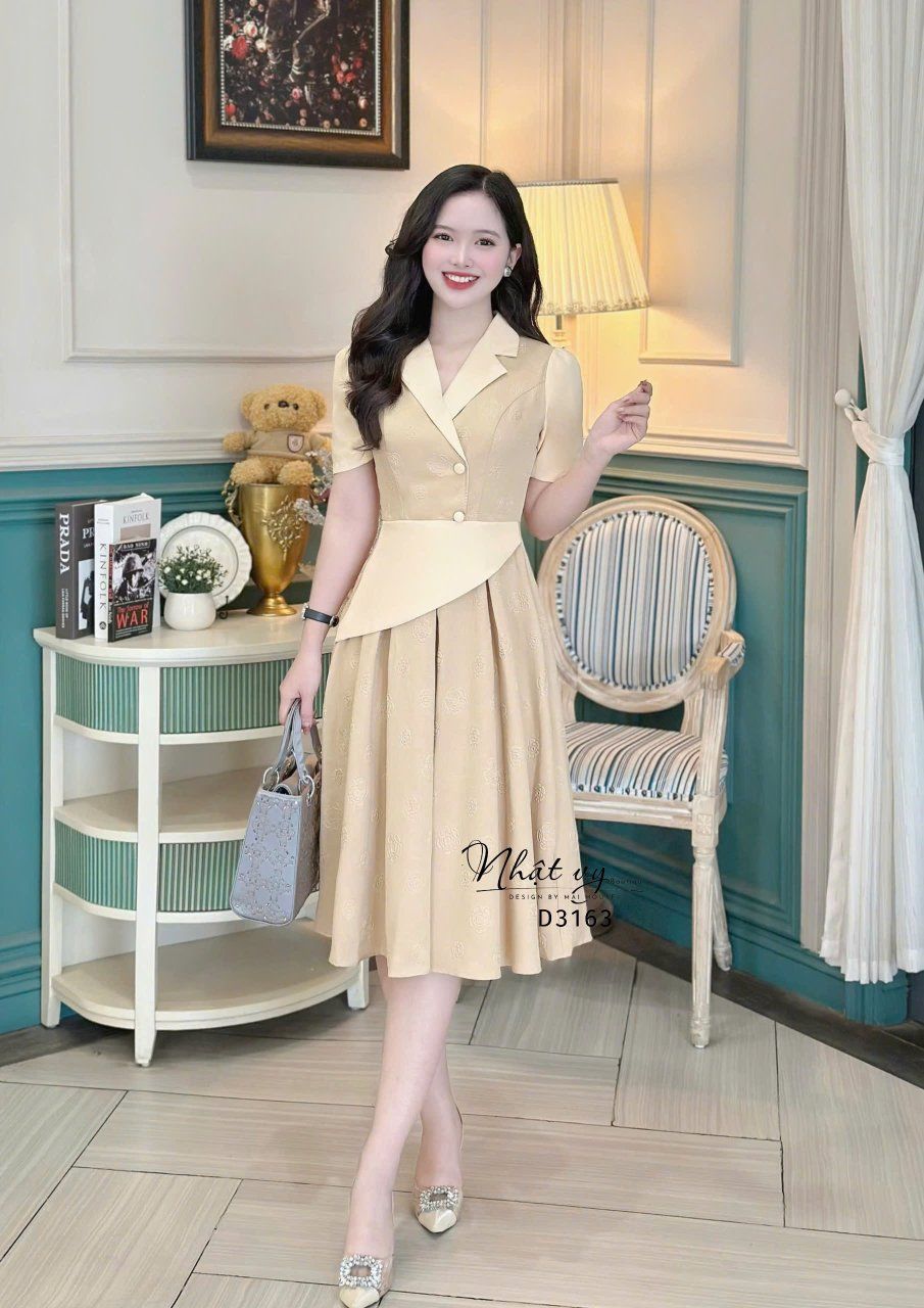 Đầm cổ vest phối bèo cách điệu đính nút bọc - D3163