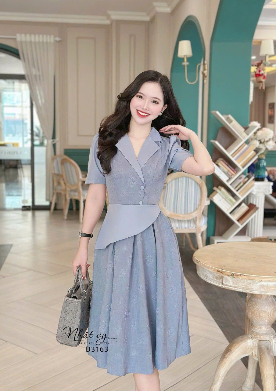 Đầm cổ vest phối bèo cách điệu đính nút bọc - D3163