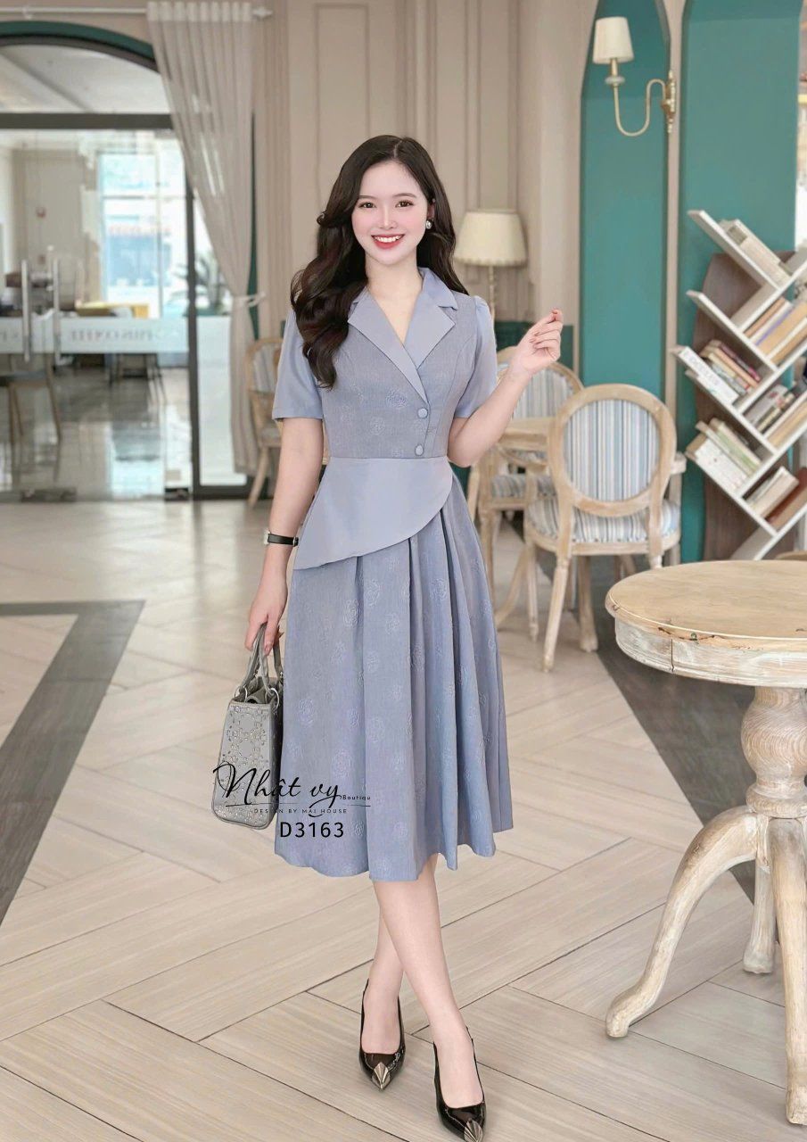 Đầm cổ vest phối bèo cách điệu đính nút bọc - D3163