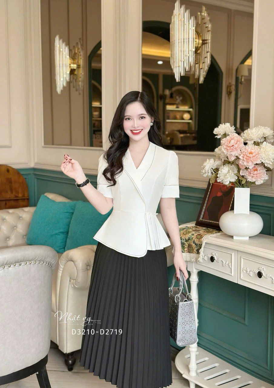 Áo peplum xếp ly đính hạt ngọc - D3210