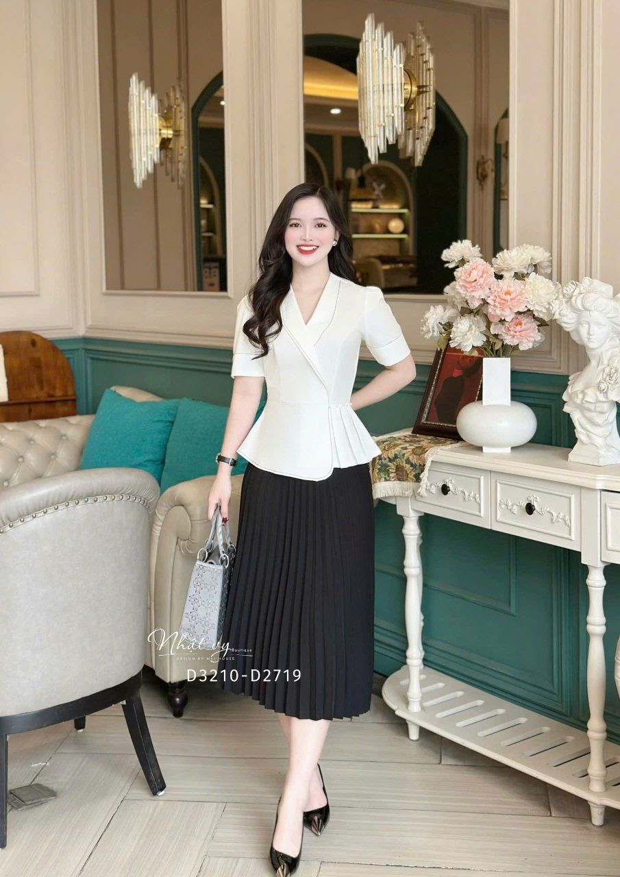 Áo peplum xếp ly đính hạt ngọc - D3210
