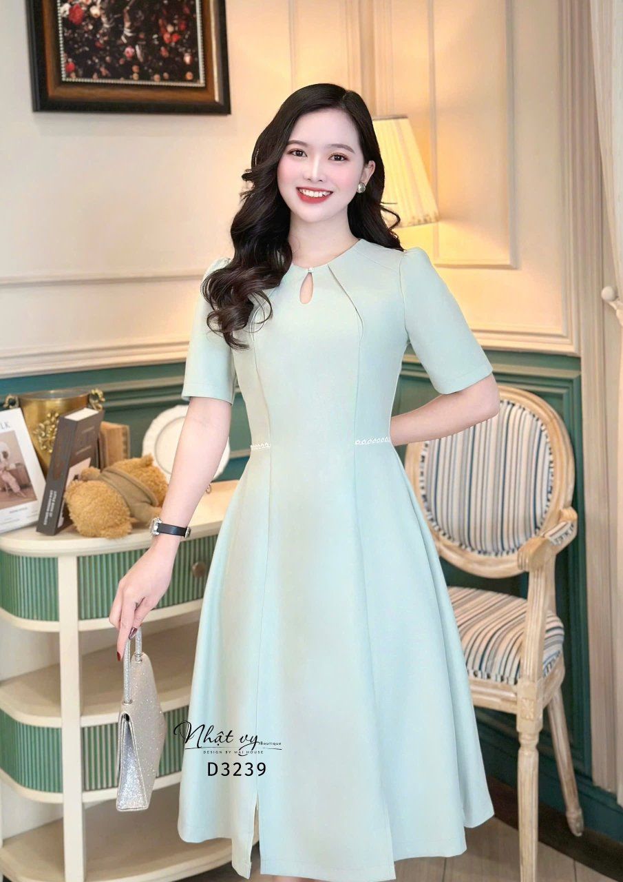 Đầm cổ tròn đính nút ngọc eo viền ren - D3239