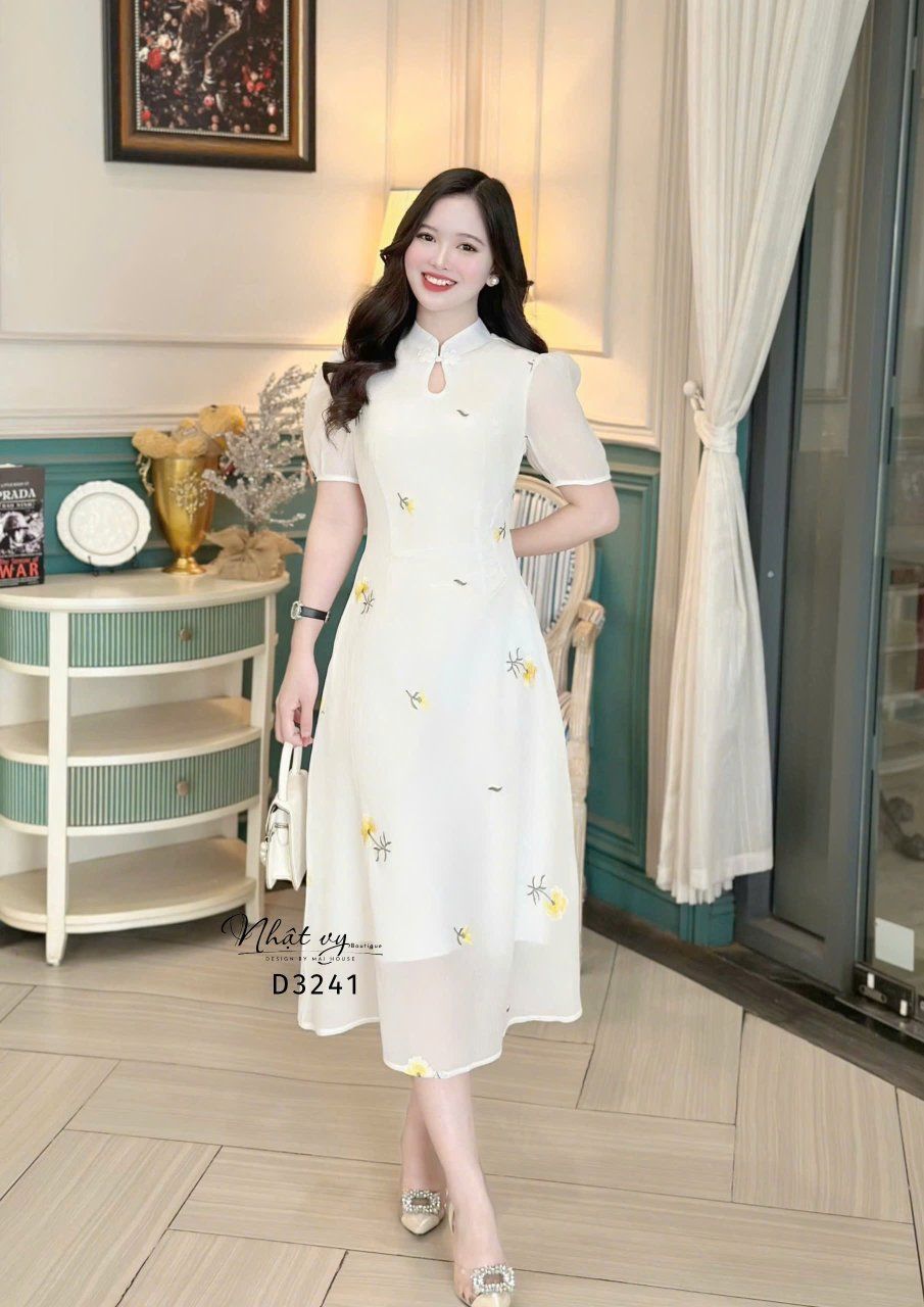 Đầm cổ tàu thêu hoa form dáng xòe - D3241