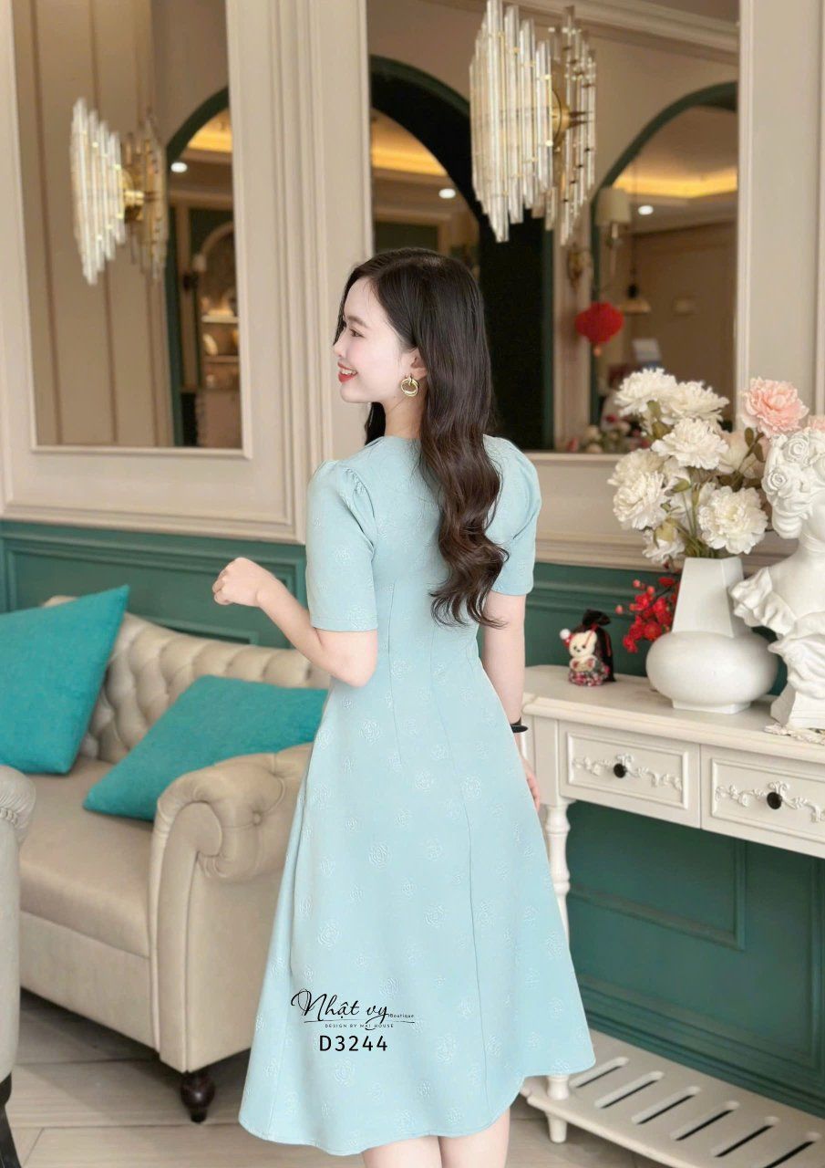 Đầm cổ V bèo đính nút bọc form dáng ôm - D3244