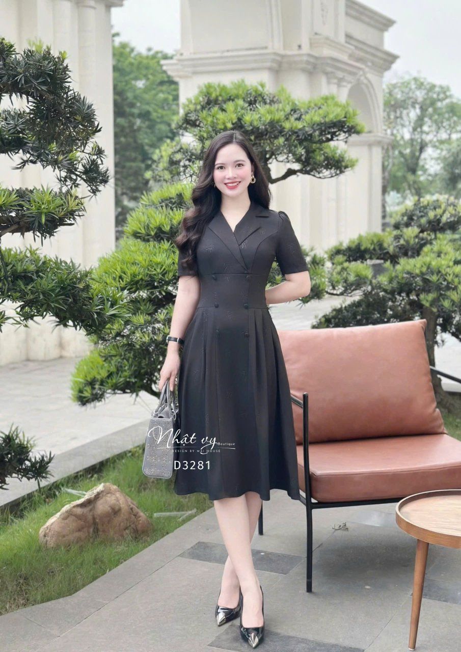 Đầm cổ vest xếp ly bên eo đính nút bọc - D3281