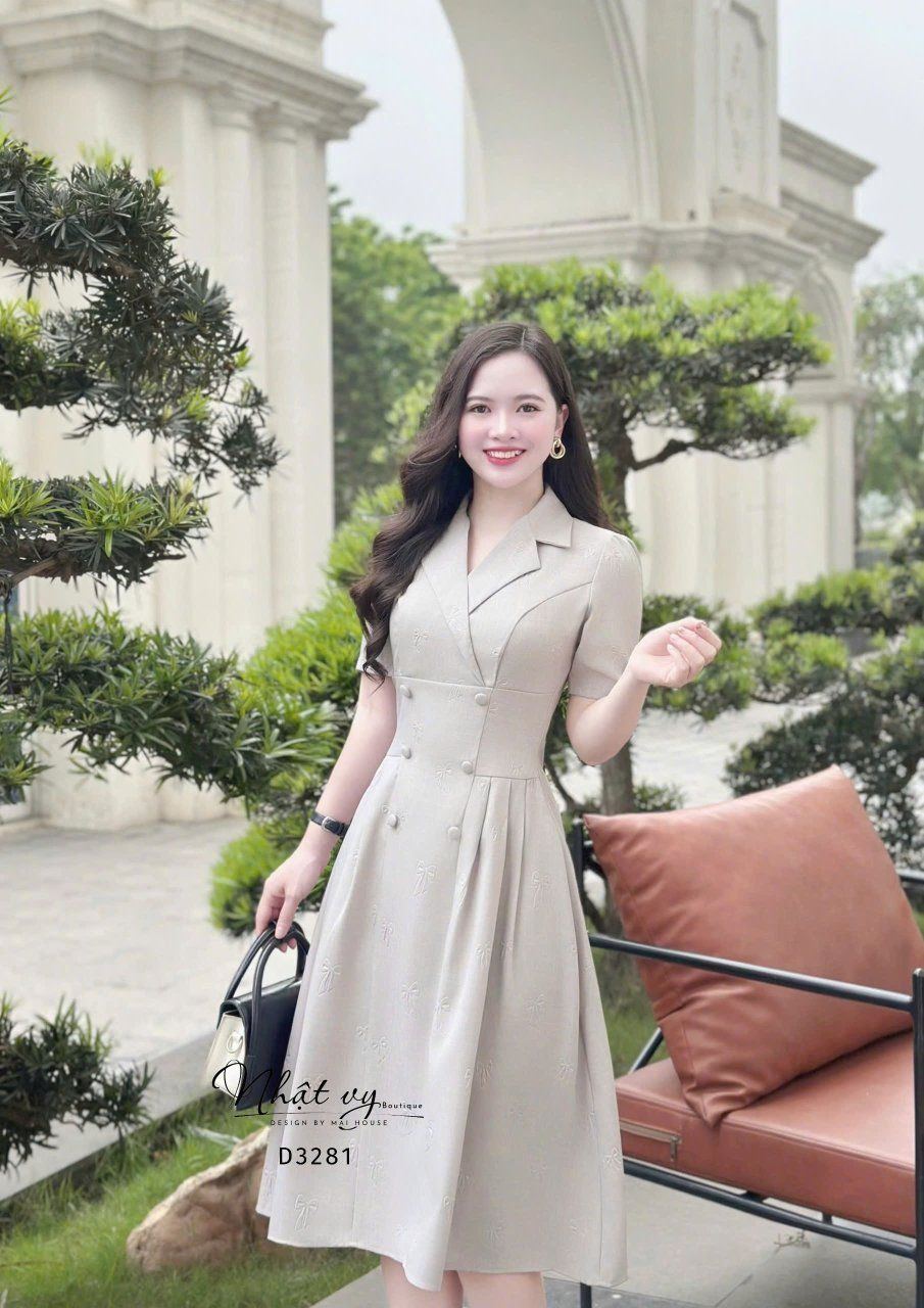 Đầm cổ vest xếp ly bên eo đính nút bọc - D3281