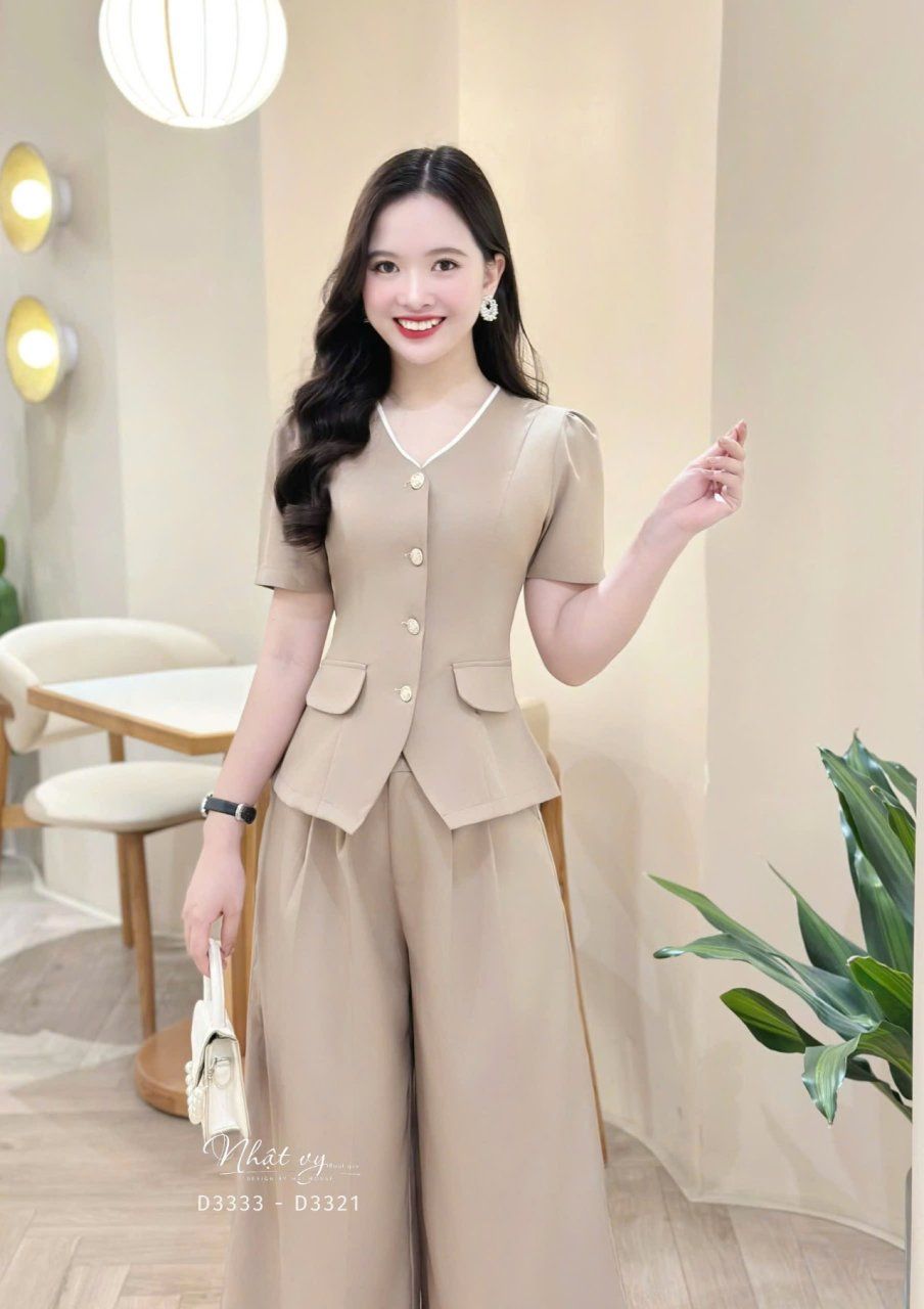 Áo peplum cổ tim đính túi giả - D3321