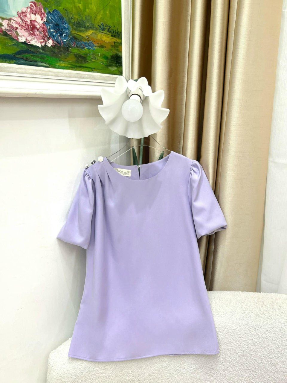 Áo cổ tròn nhún bên vai tay phồng - DA2410
