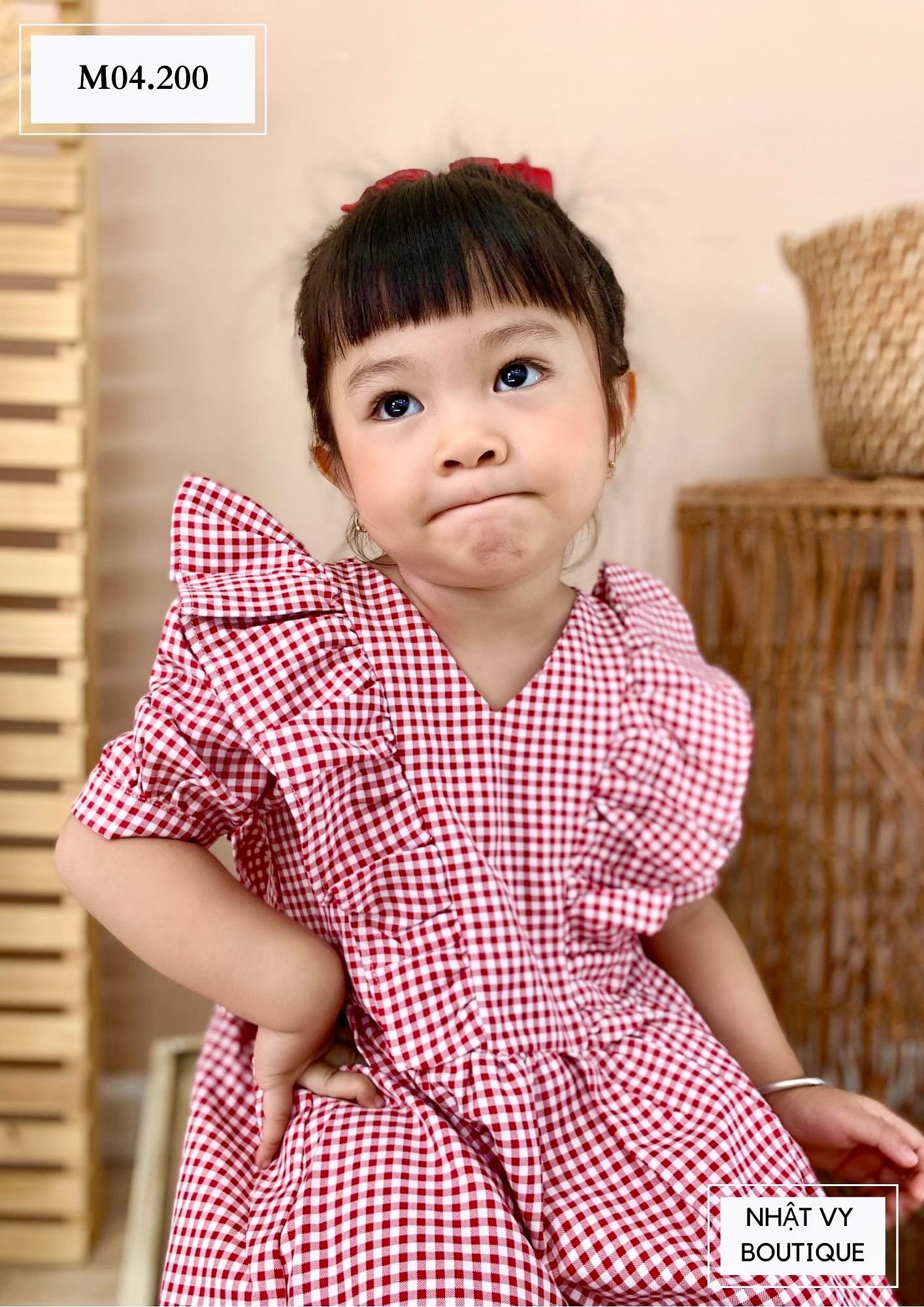 ĐẦM BÉ CARO CỔ V PHỐI BÈO M04