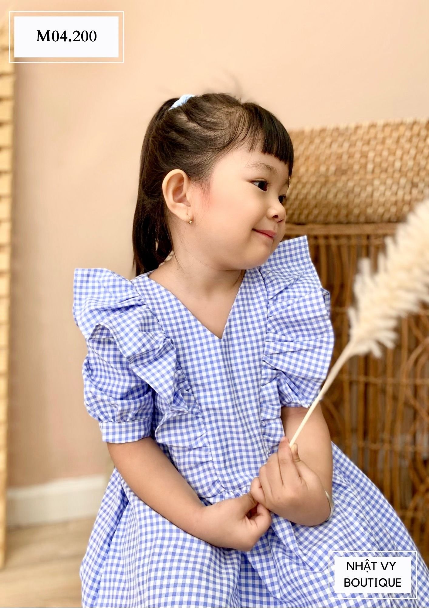 ĐẦM BÉ CARO CỔ V PHỐI BÈO M04