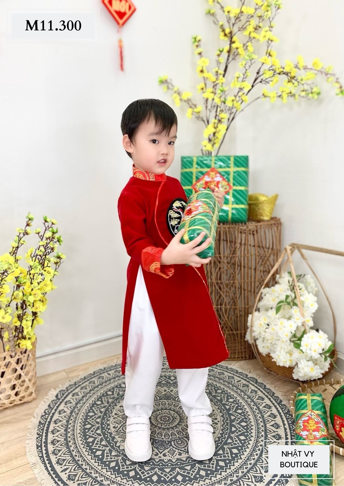 M11-ÁO DÀI BÉ TRAI HÌNH TRÒN ĐEN