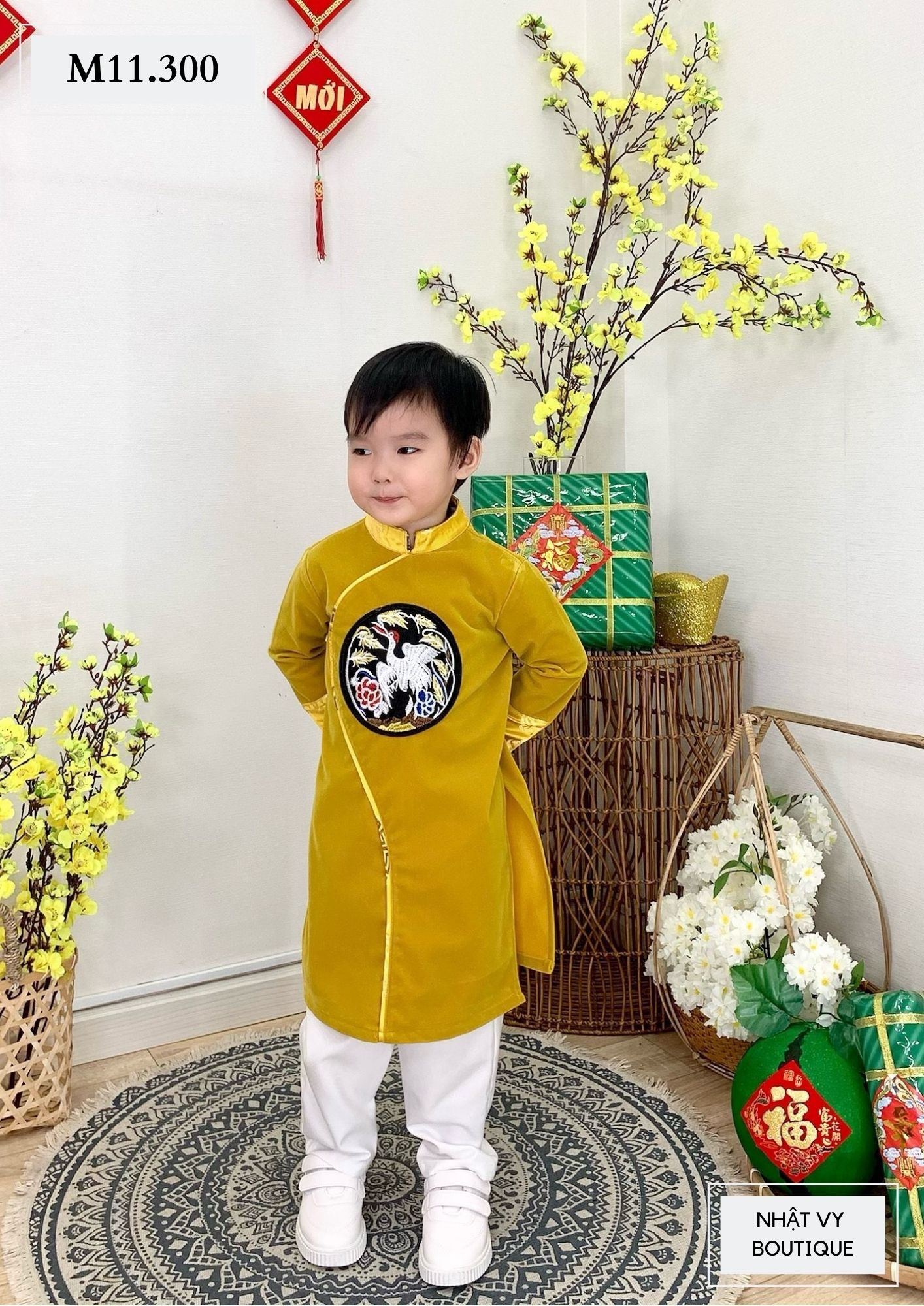 M11-ÁO DÀI BÉ TRAI HÌNH TRÒN ĐEN