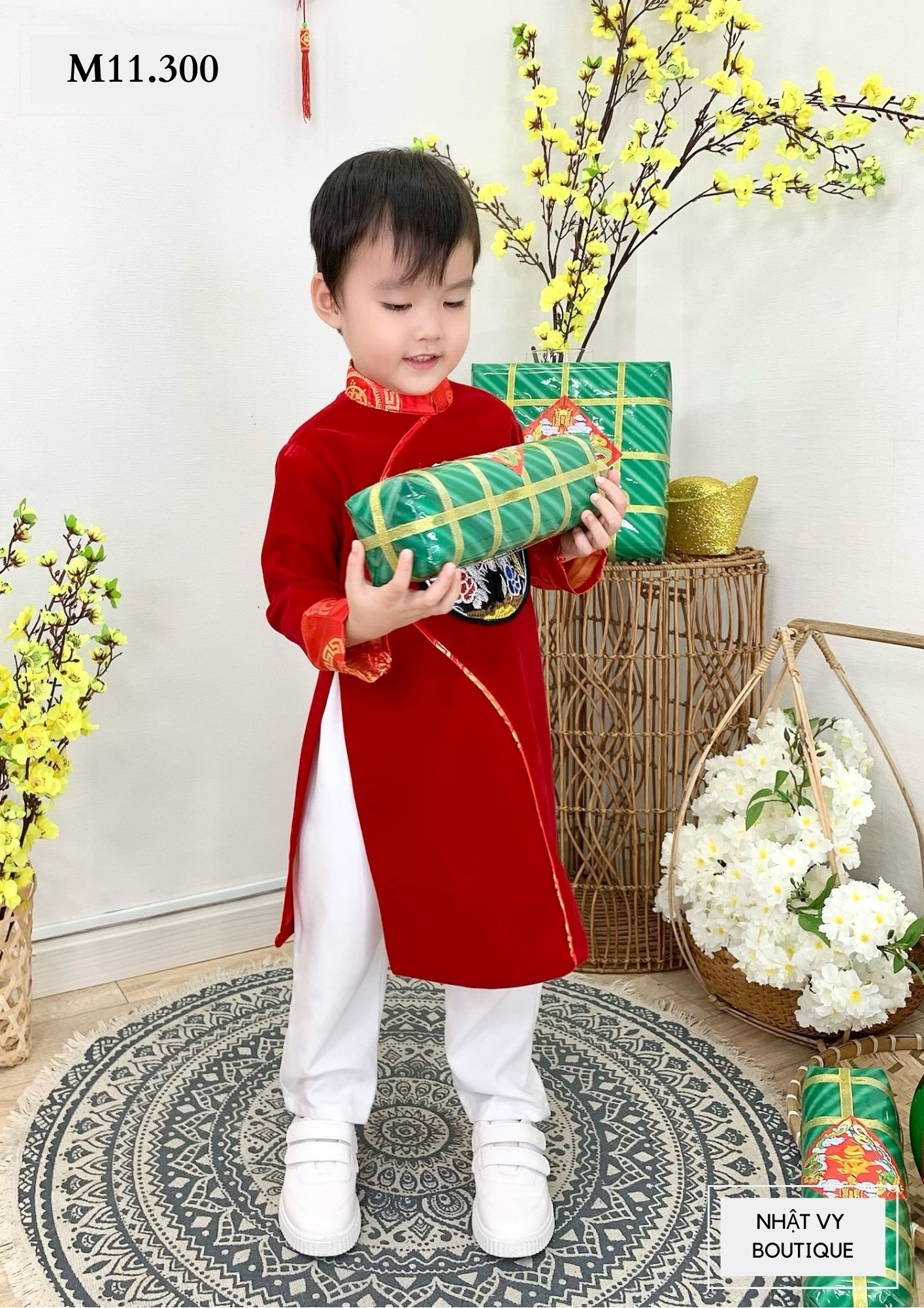 M11-ÁO DÀI BÉ TRAI HÌNH TRÒN ĐEN